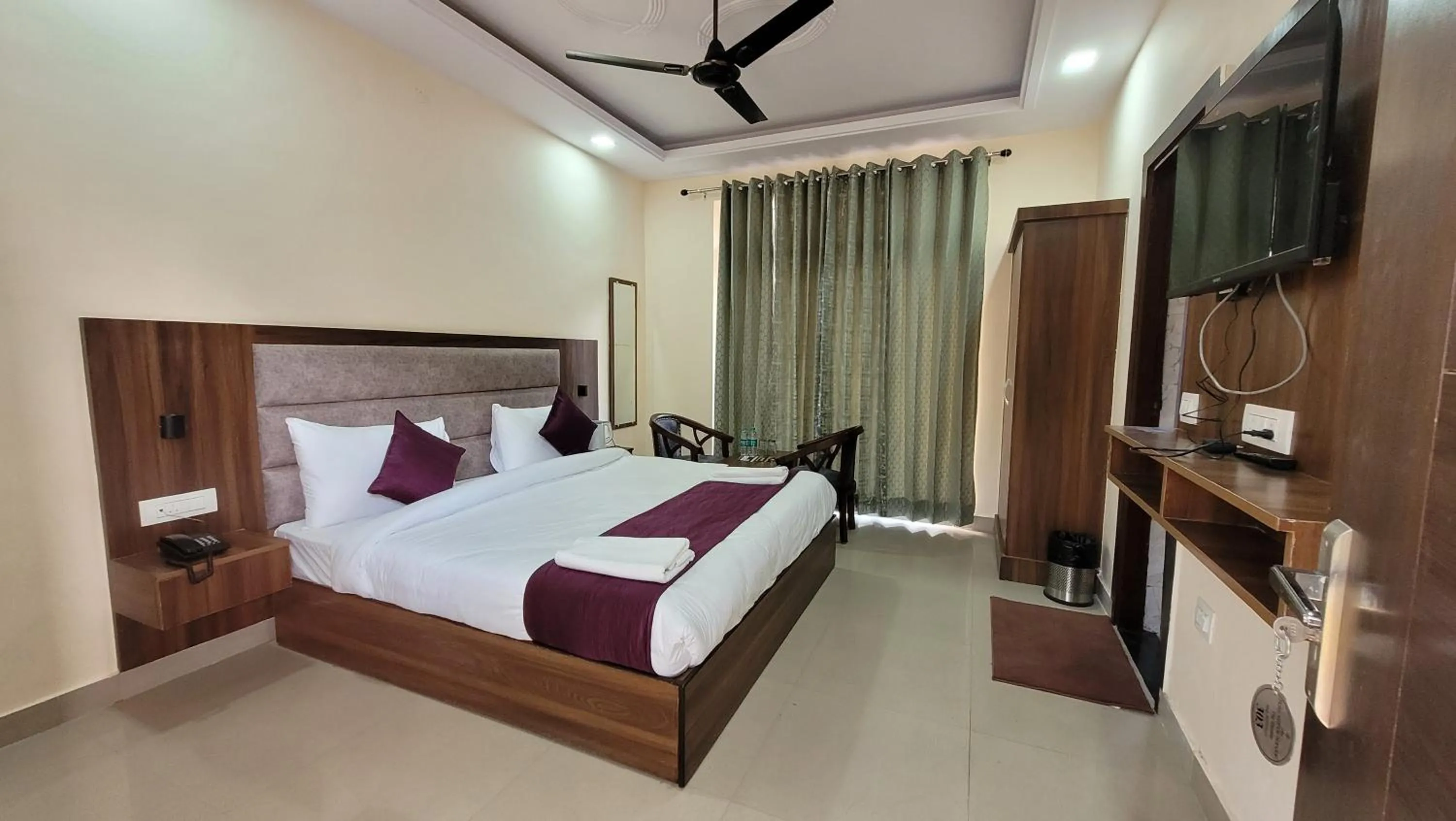 Bed in Hotel Keshav Nandan By The Shivaay