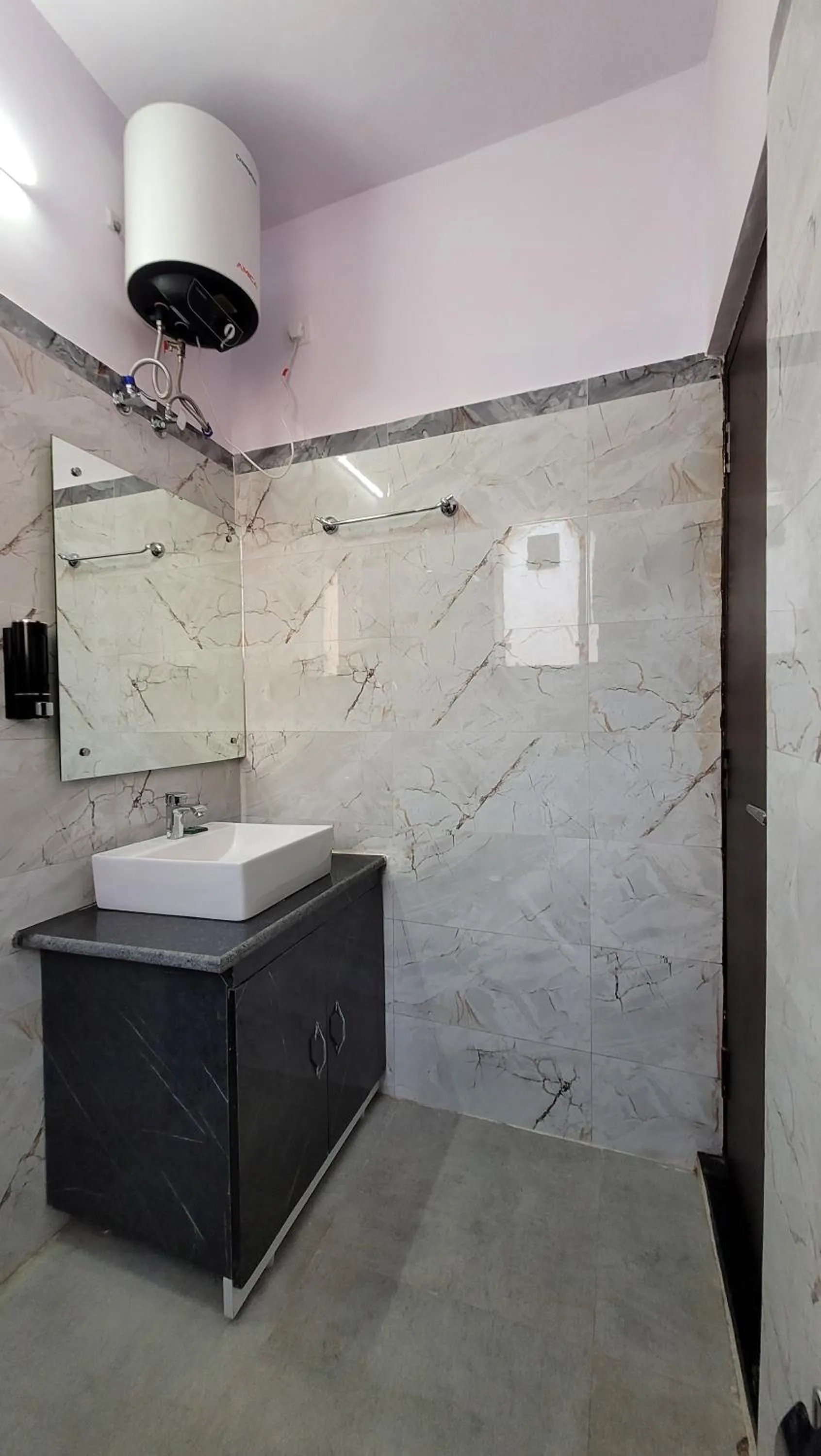 Bathroom in Hotel Keshav Nandan By The Shivaay