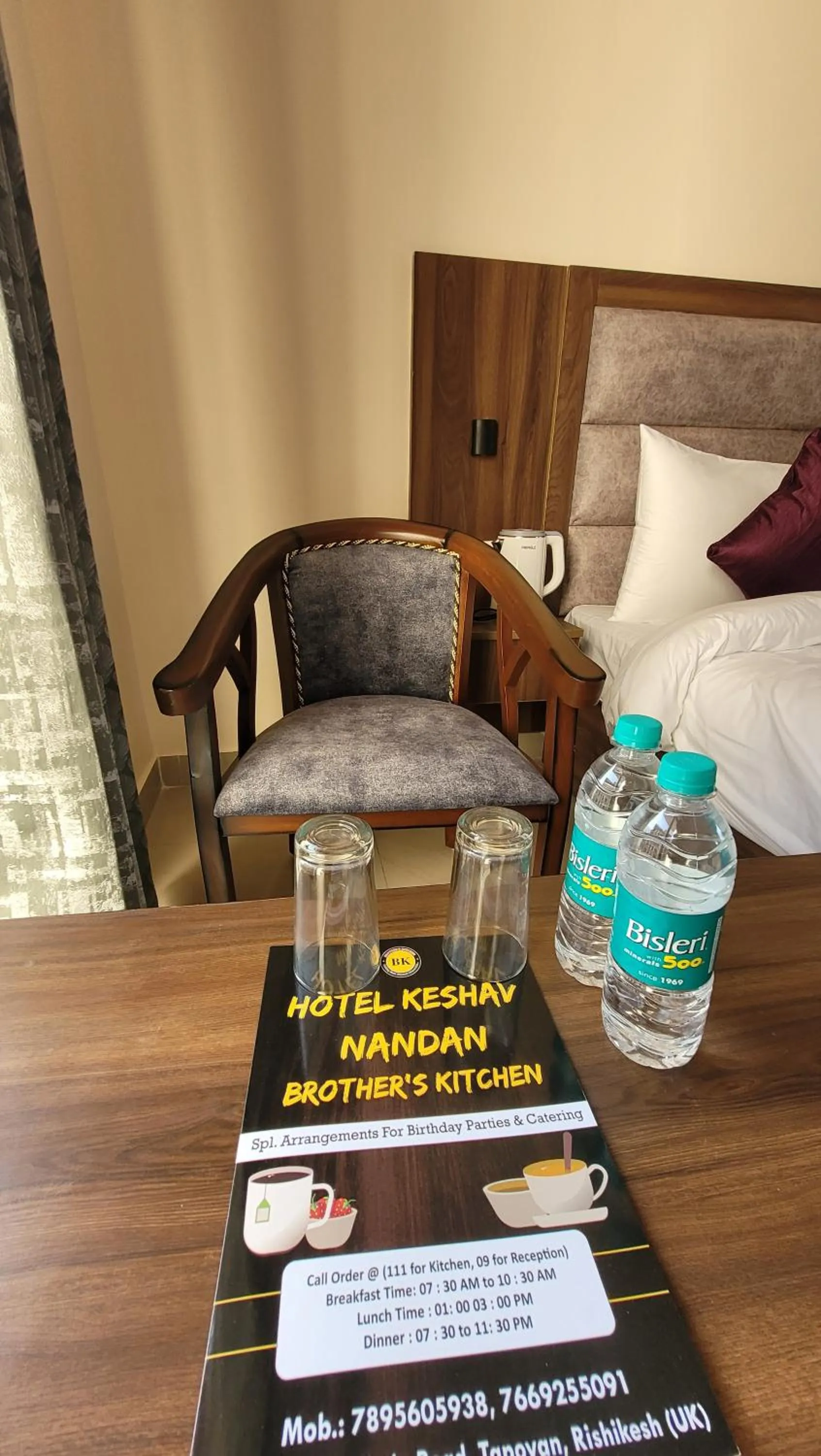 Living room in Hotel Keshav Nandan By The Shivaay