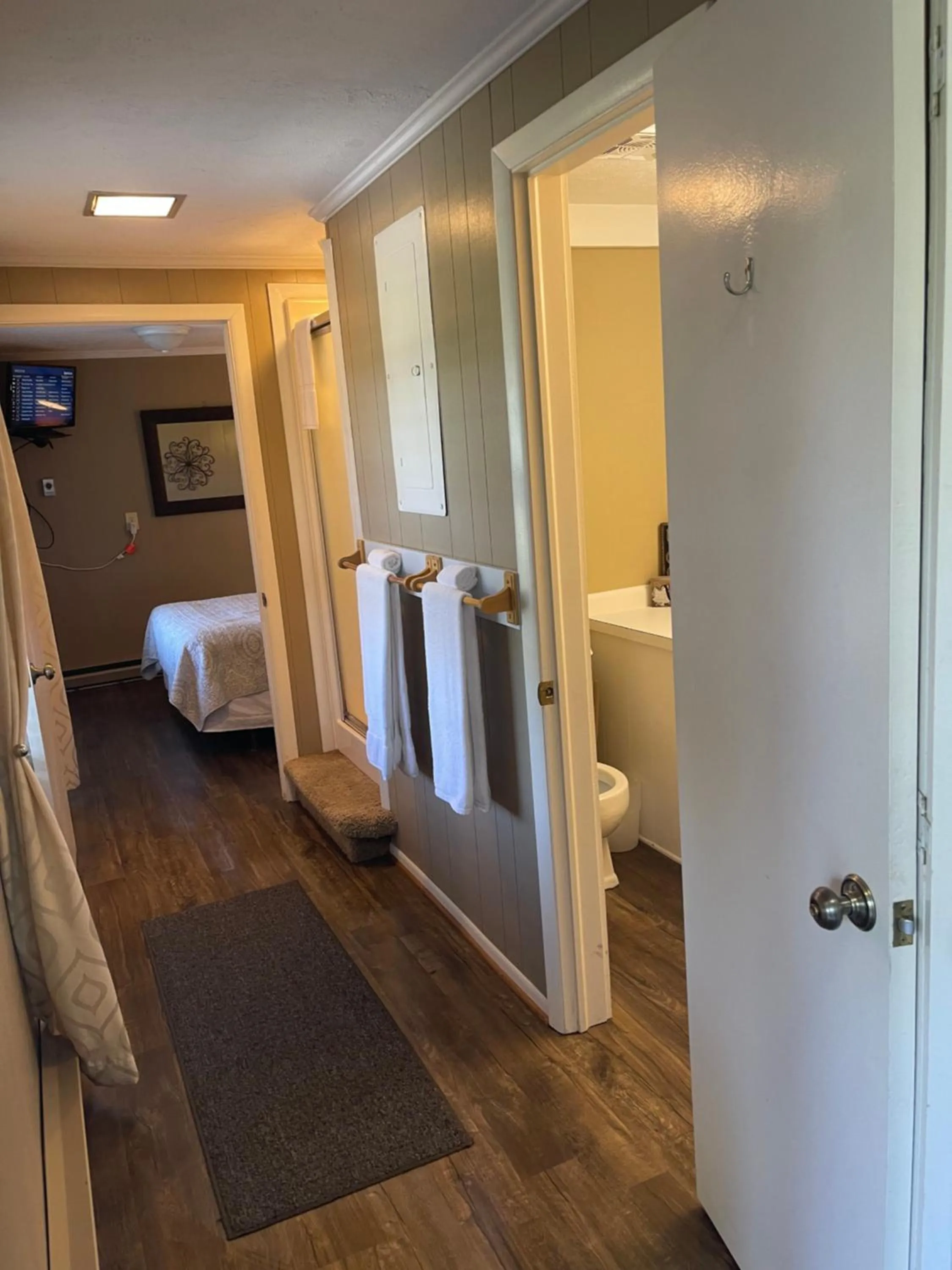 Bedroom in Cliff Dwellers Inn