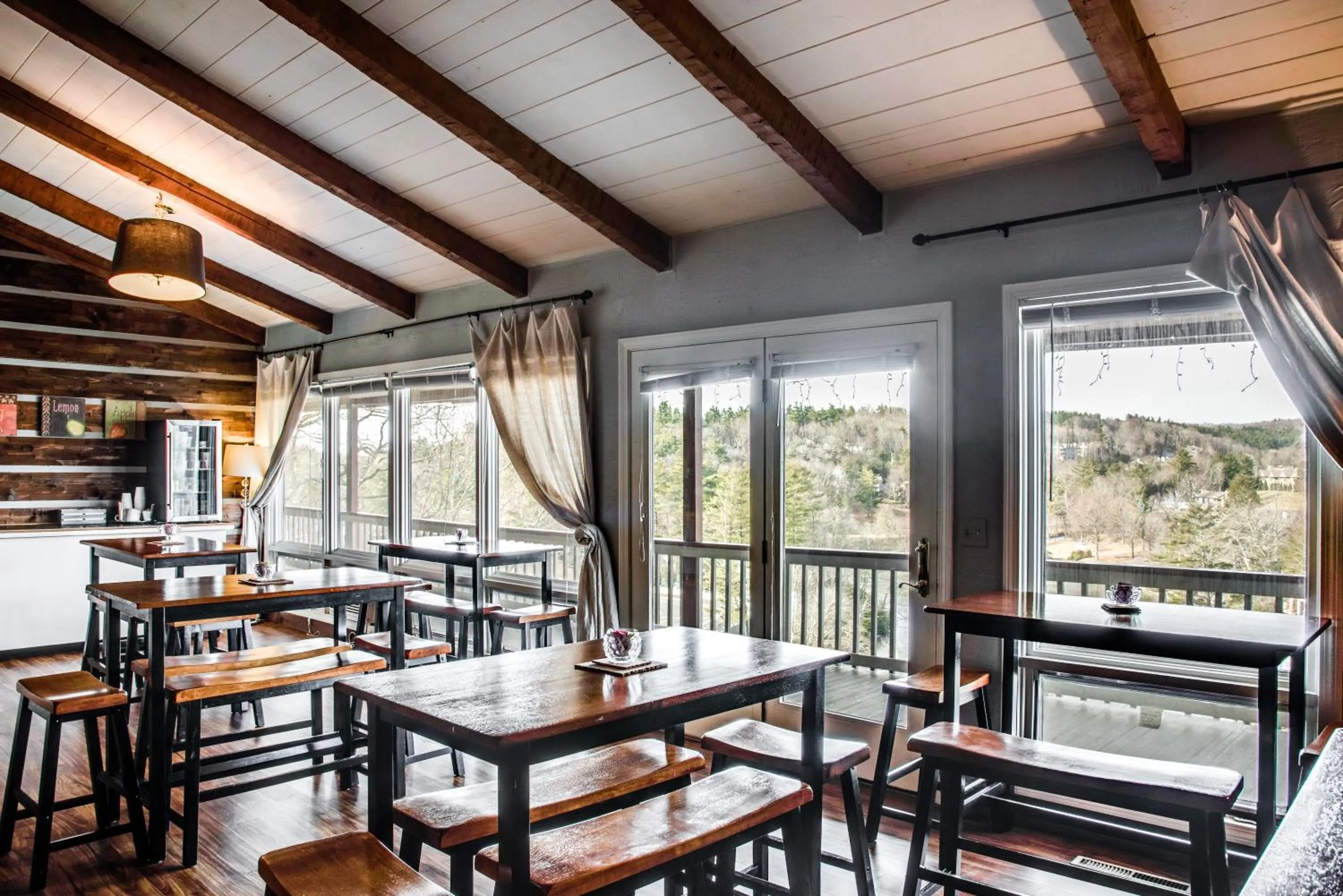 Food and drinks in Cliff Dwellers Inn