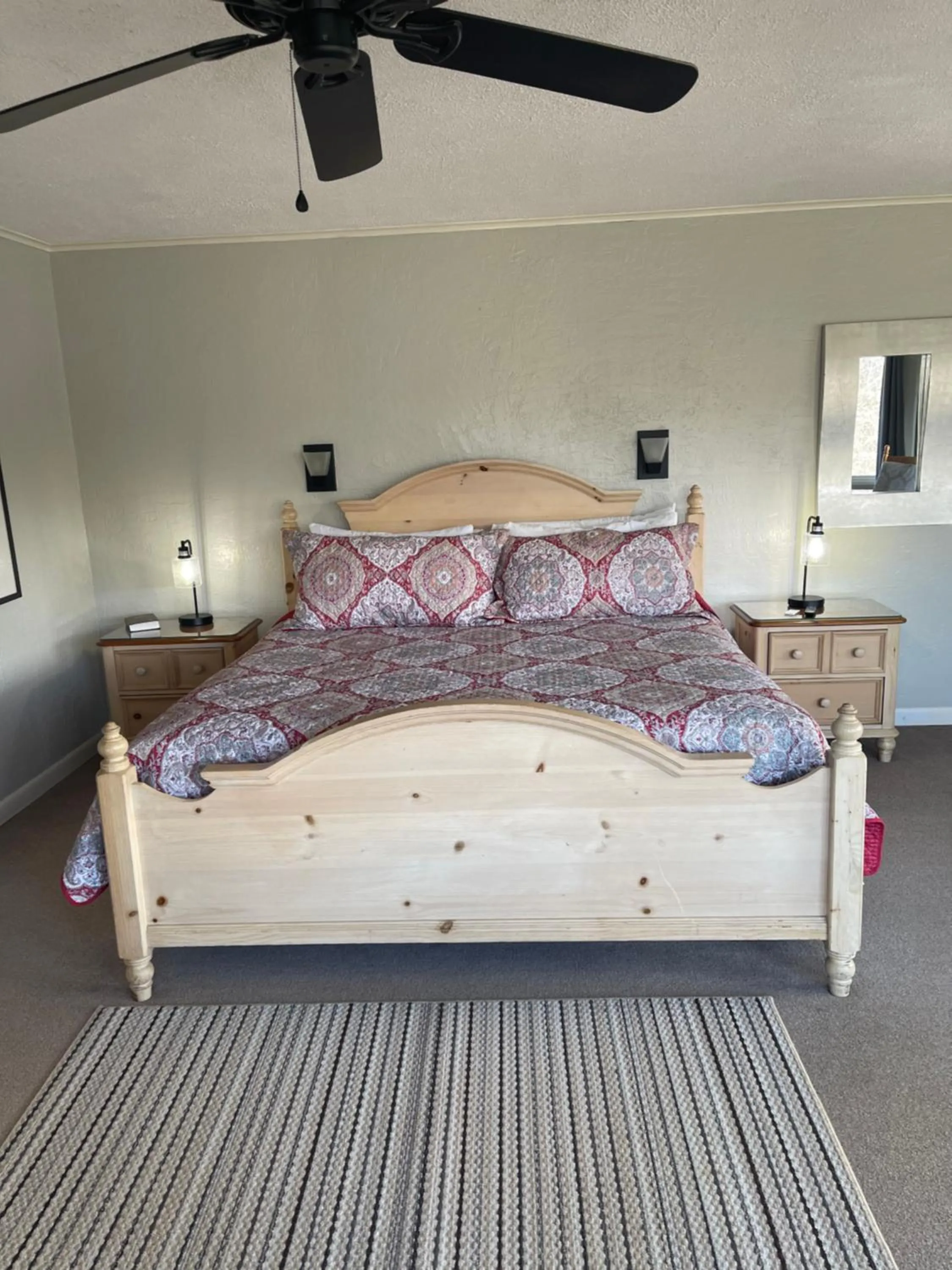Bedroom, Bed in Cliff Dwellers Inn