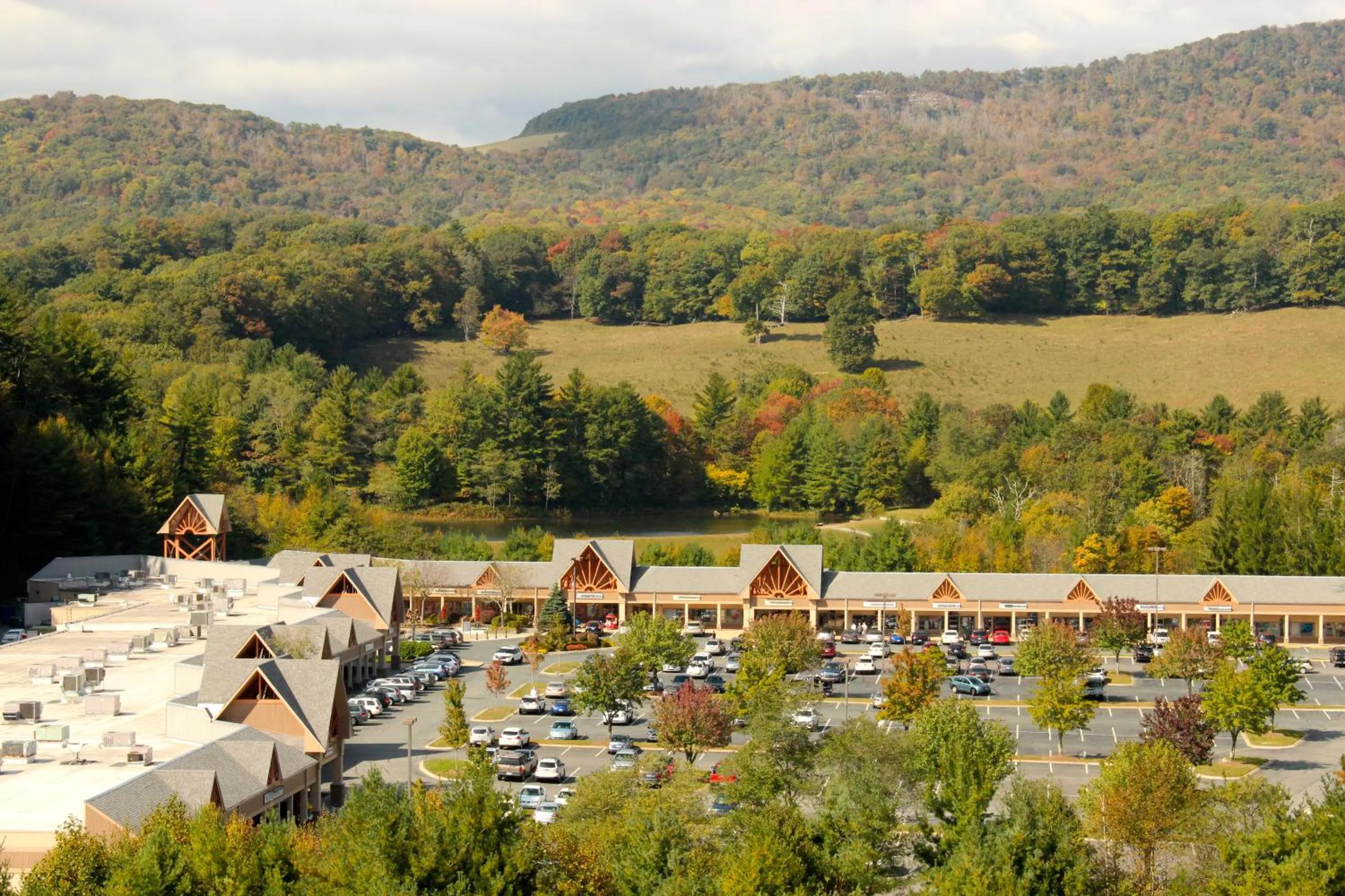 Restaurant/places to eat in Cliff Dwellers Inn