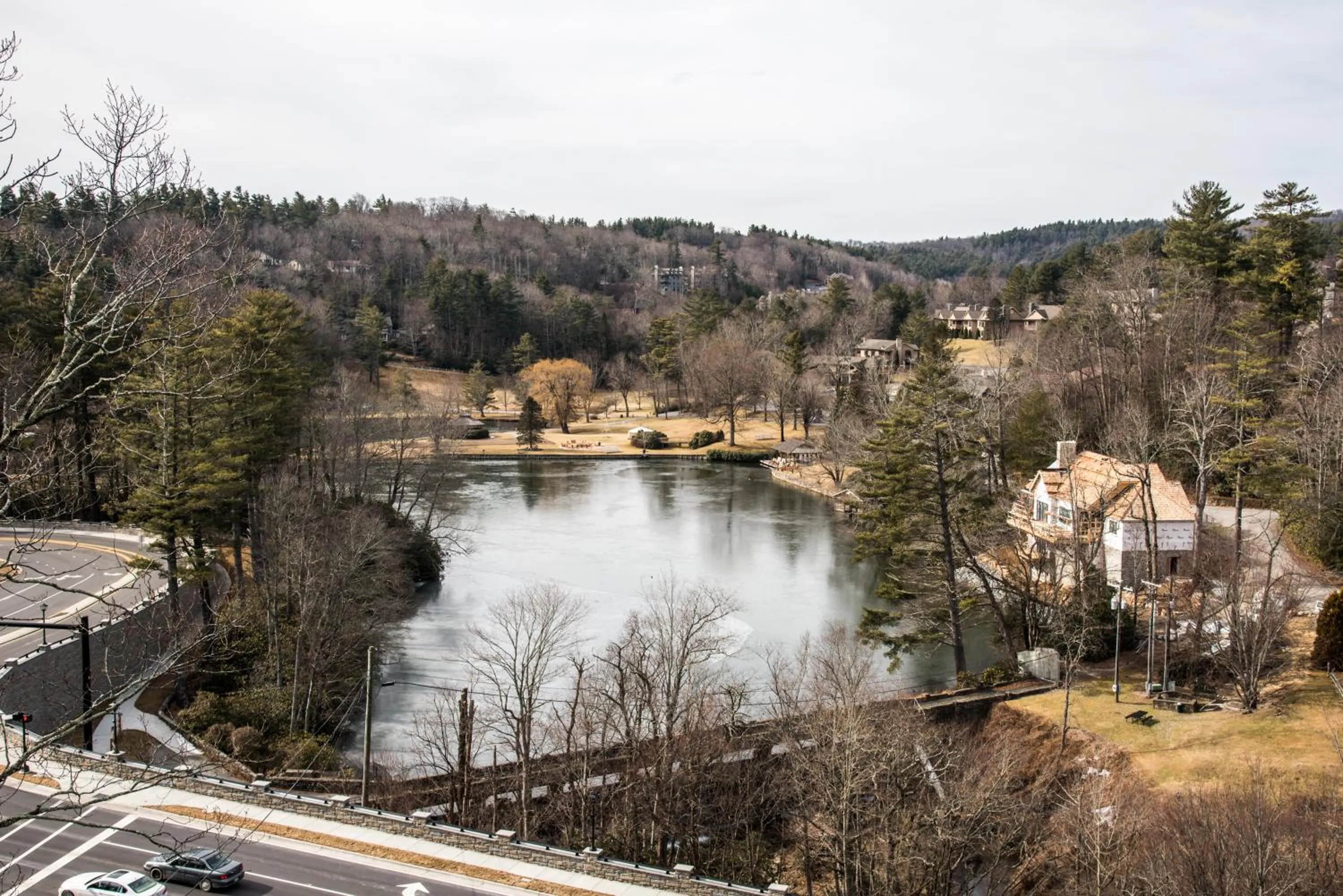Lake view in Cliff Dwellers Inn
