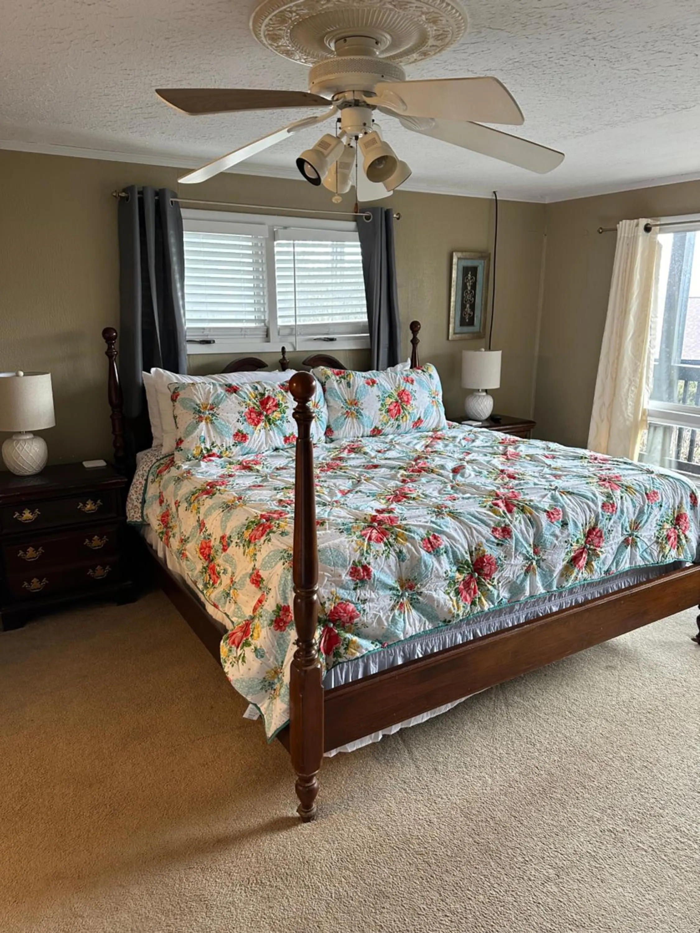 Bedroom, Bed in Cliff Dwellers Inn