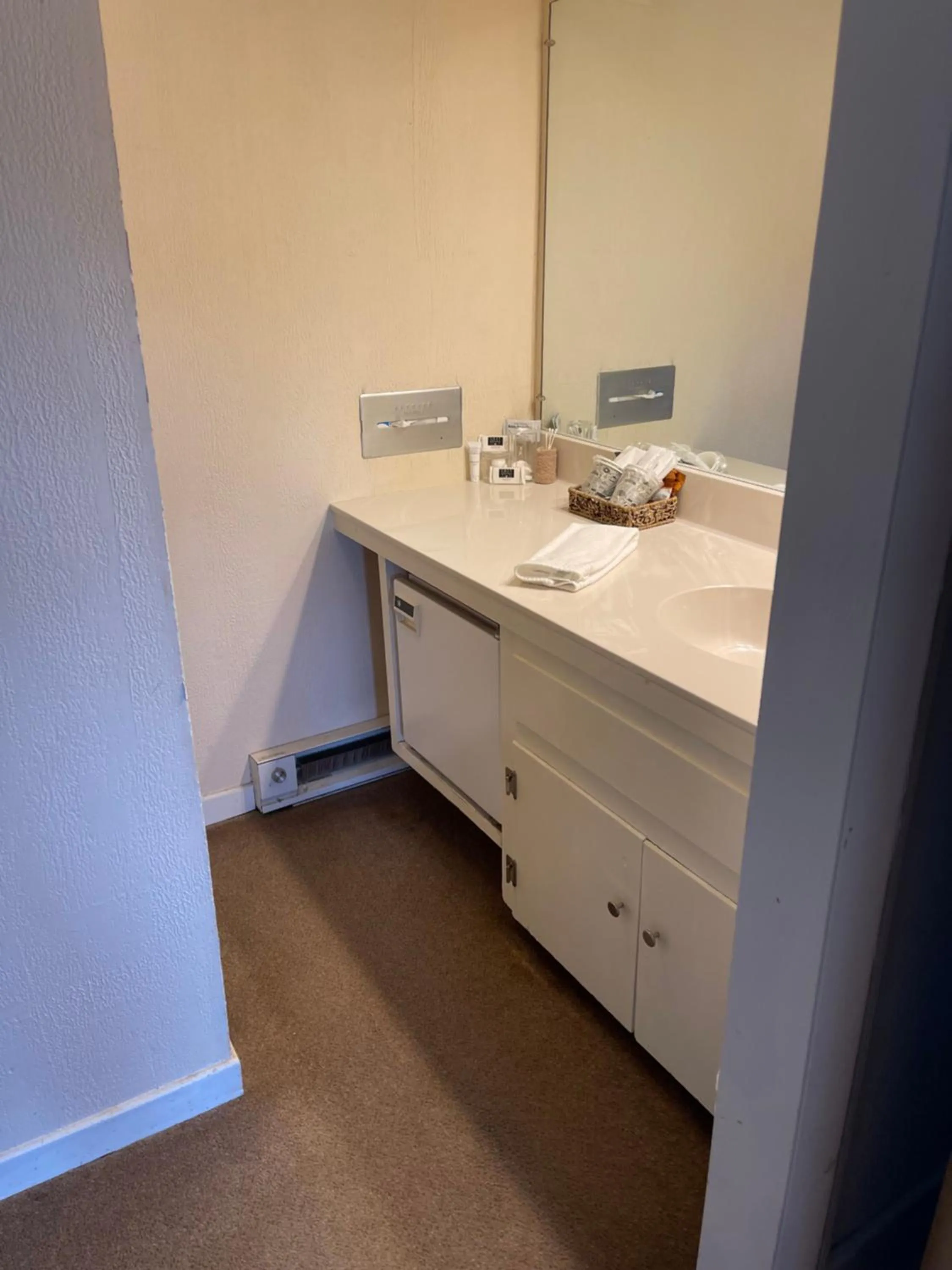 Bathroom in Cliff Dwellers Inn