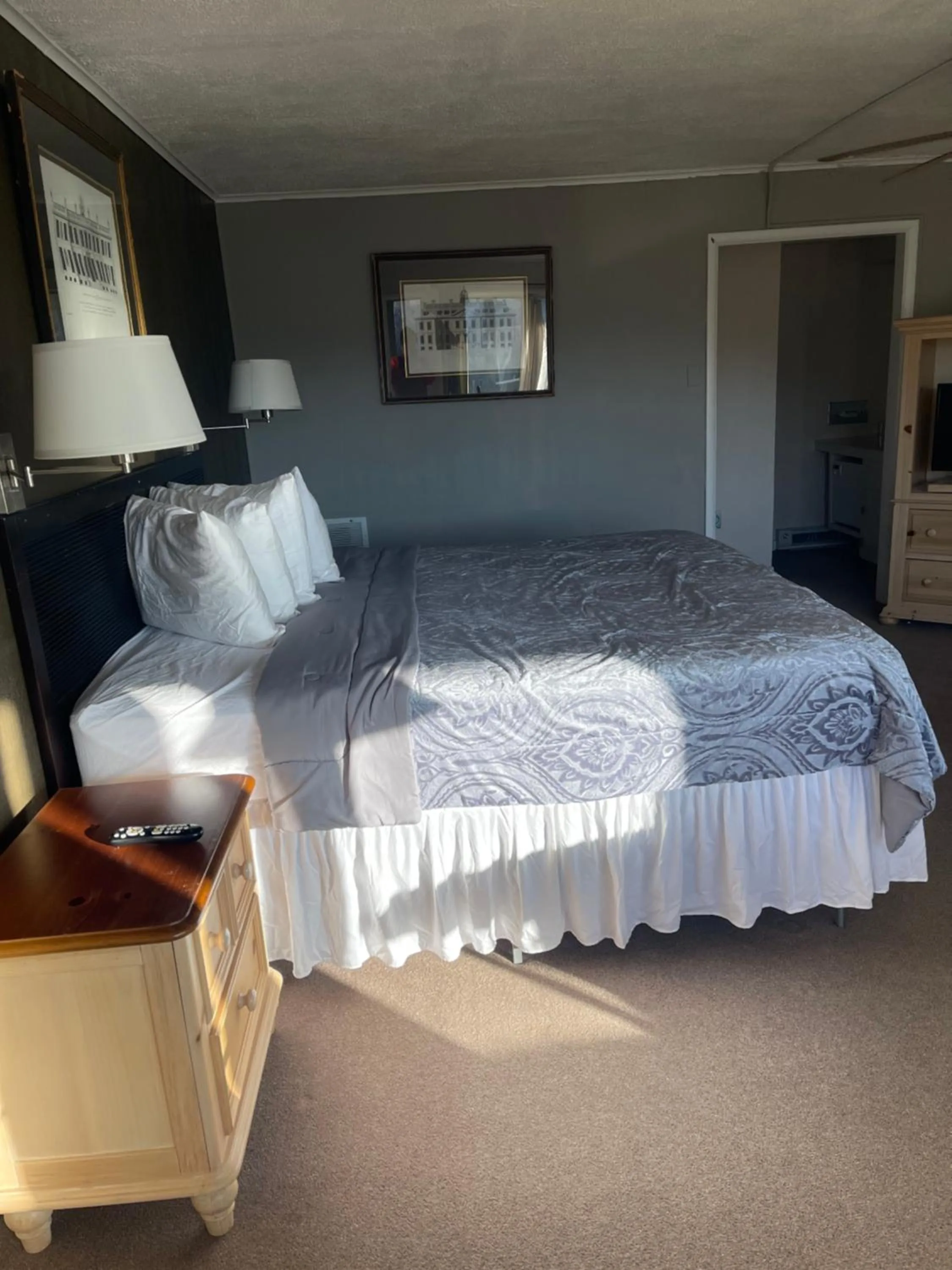 Bed in Cliff Dwellers Inn