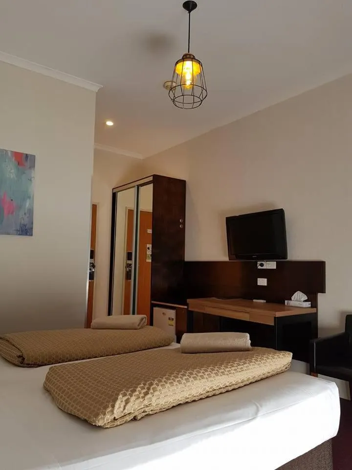 Photo of the whole room, Bed in Bright Chalet