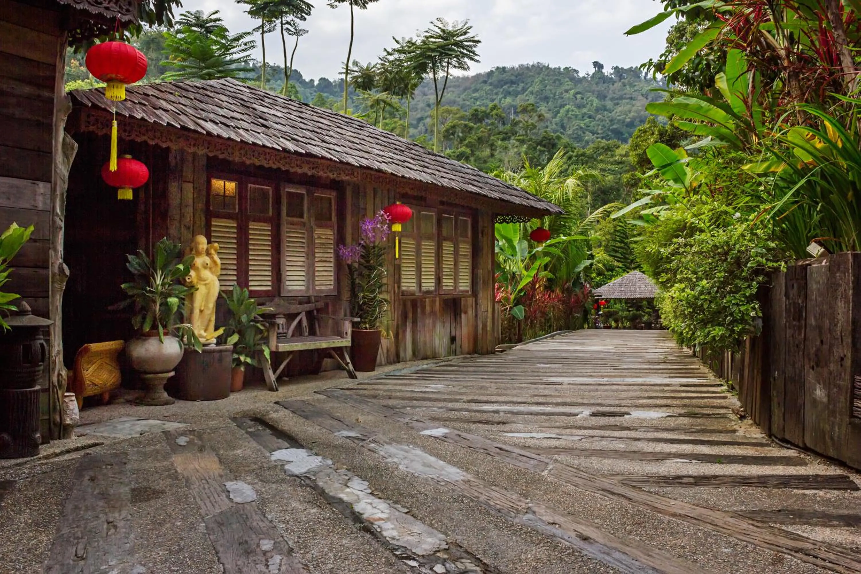 Facade/entrance in Fig Tree Hills Resort (花果山度假村)