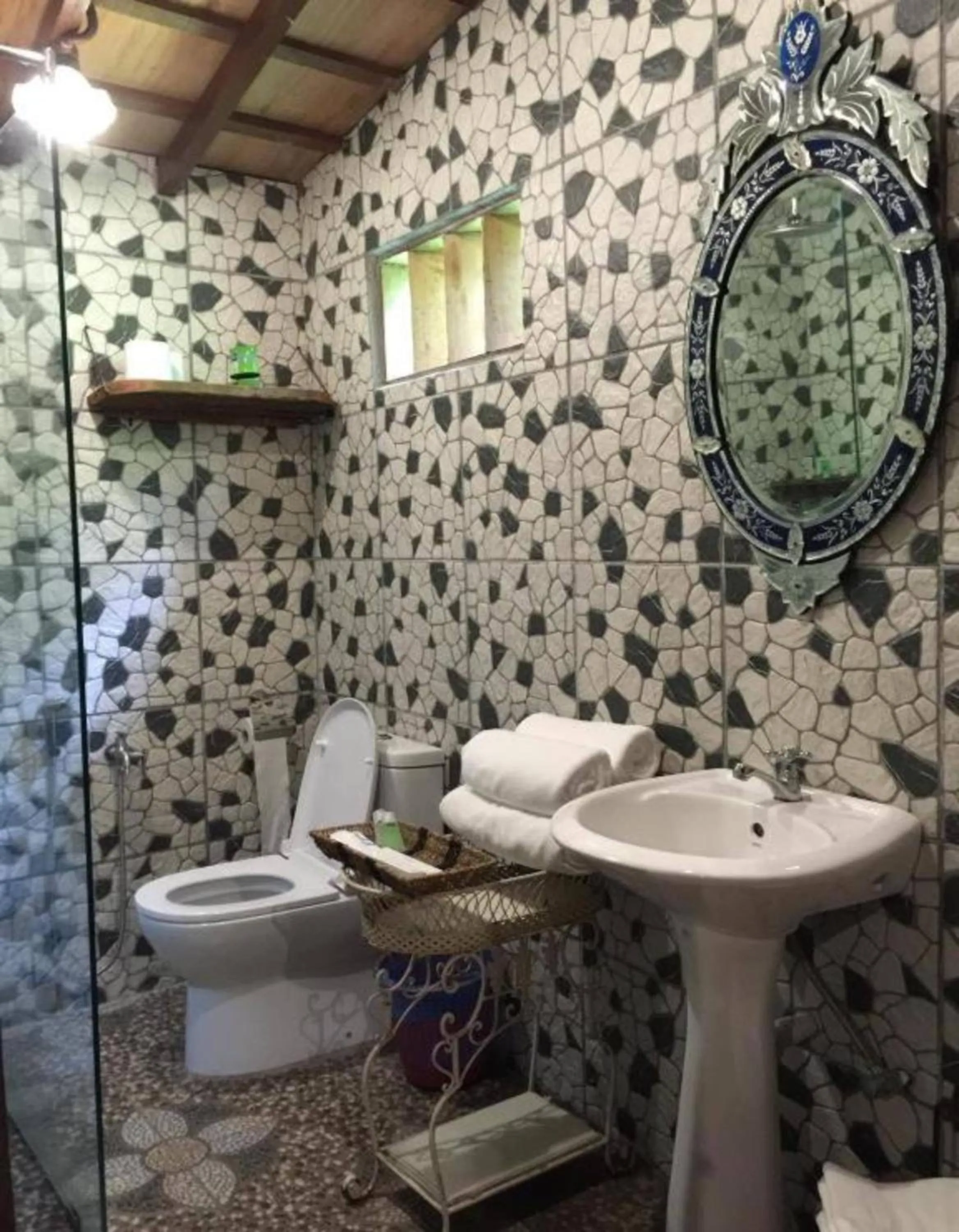 Bathroom in Fig Tree Hills Resort (花果山度假村)