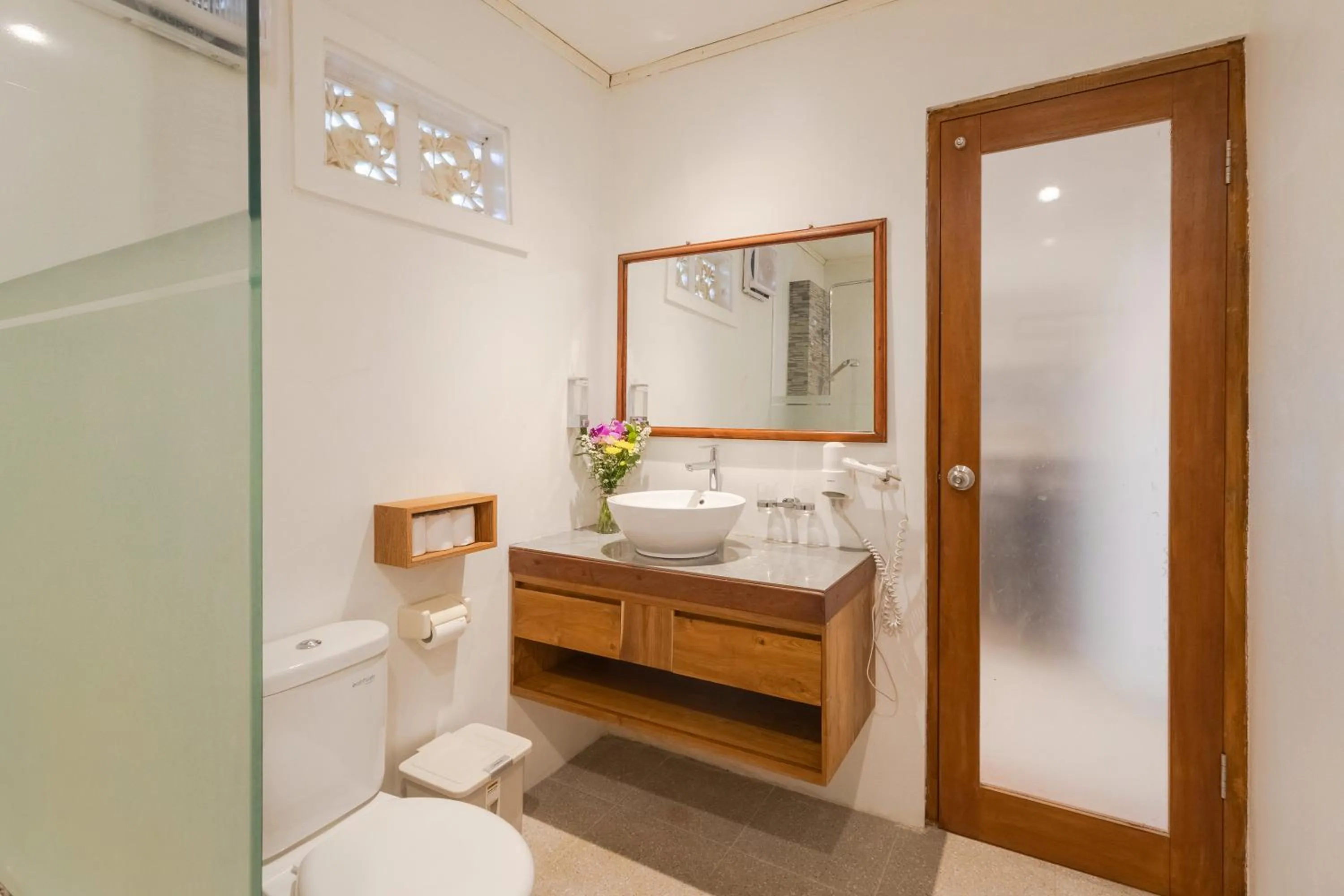 Bathroom, Bed in Wayan Homestay Sanur