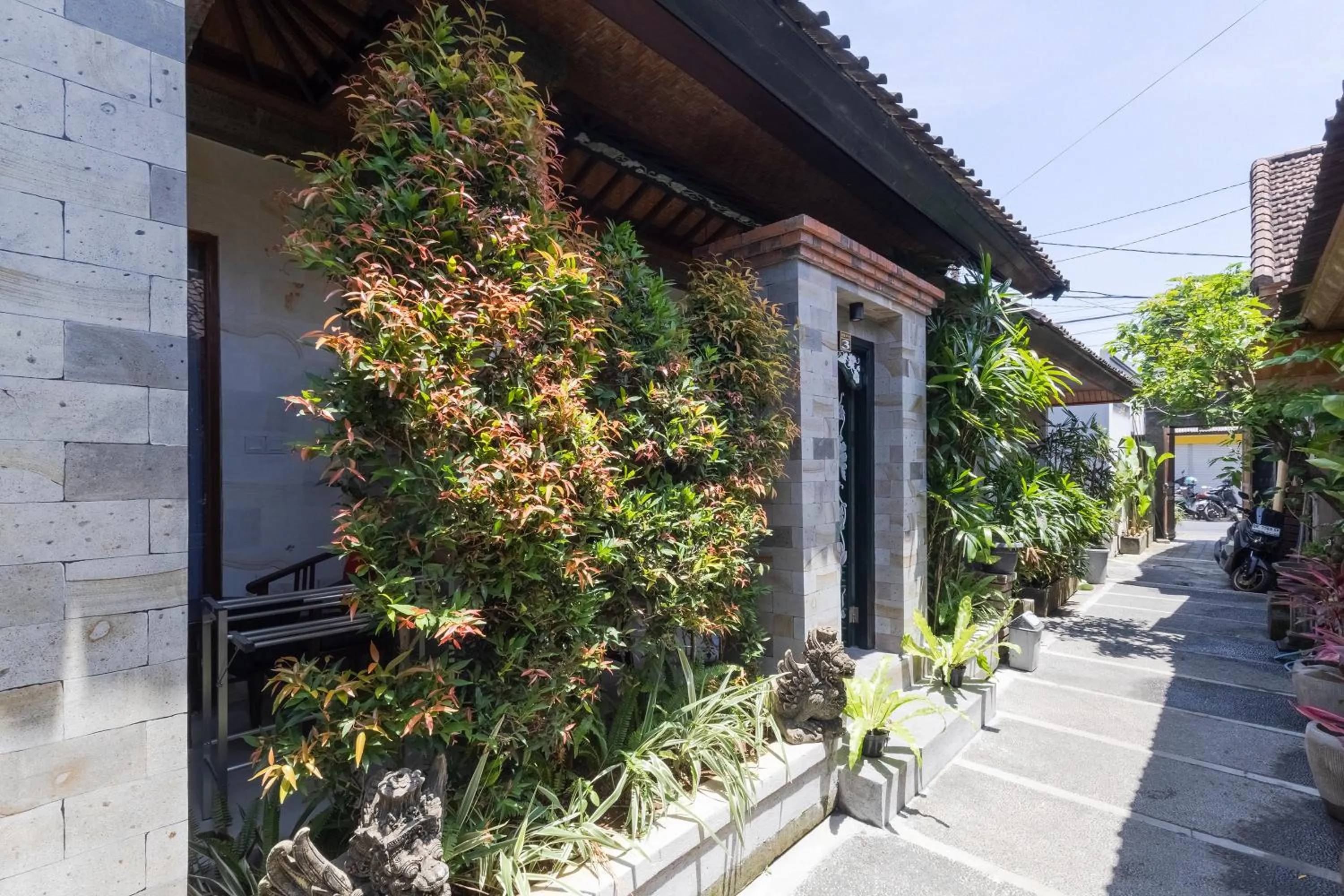 Property building in Wayan Homestay Sanur