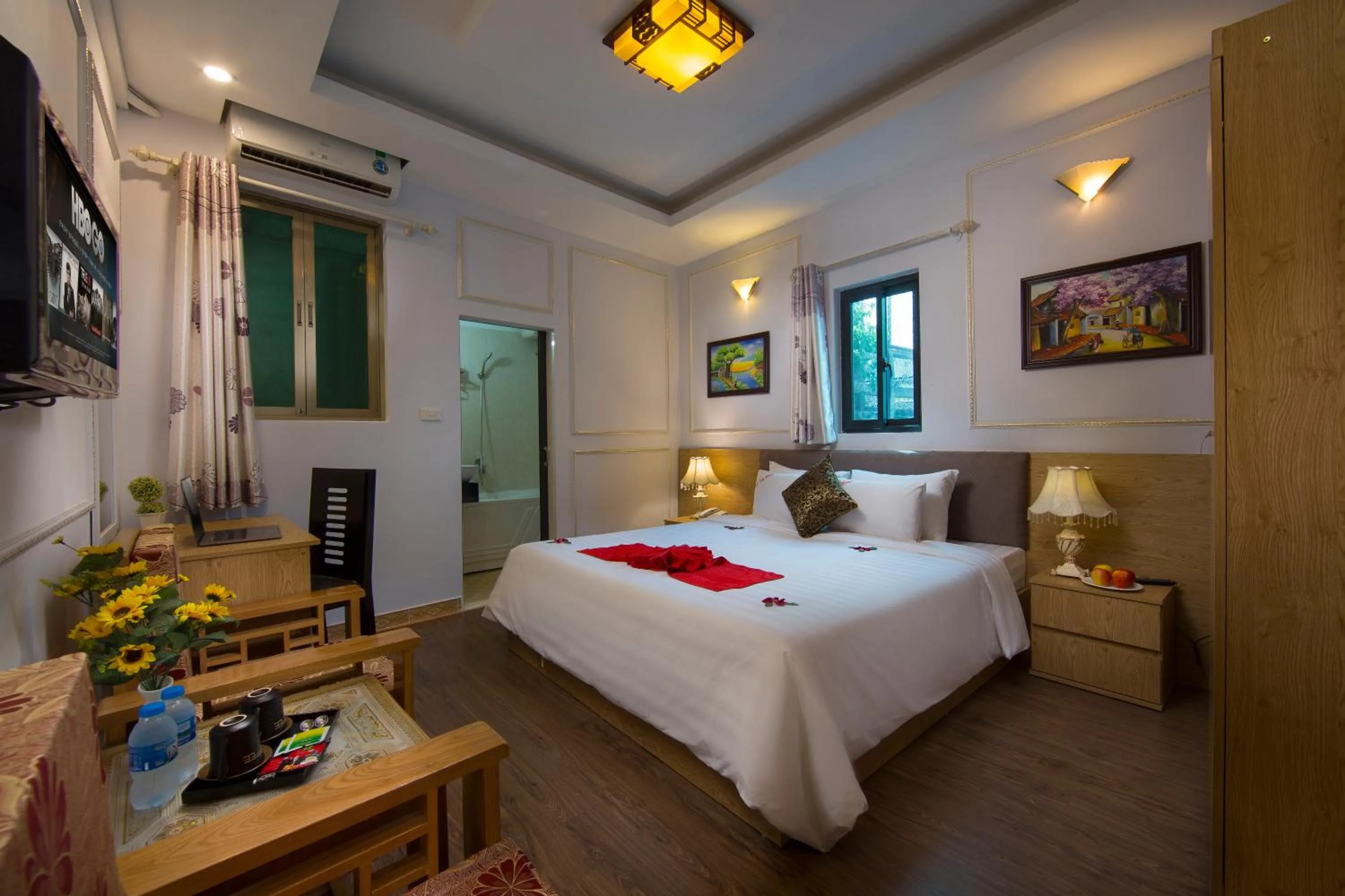 Photo of the whole room, Bed in Hanoi City Gate Hotel