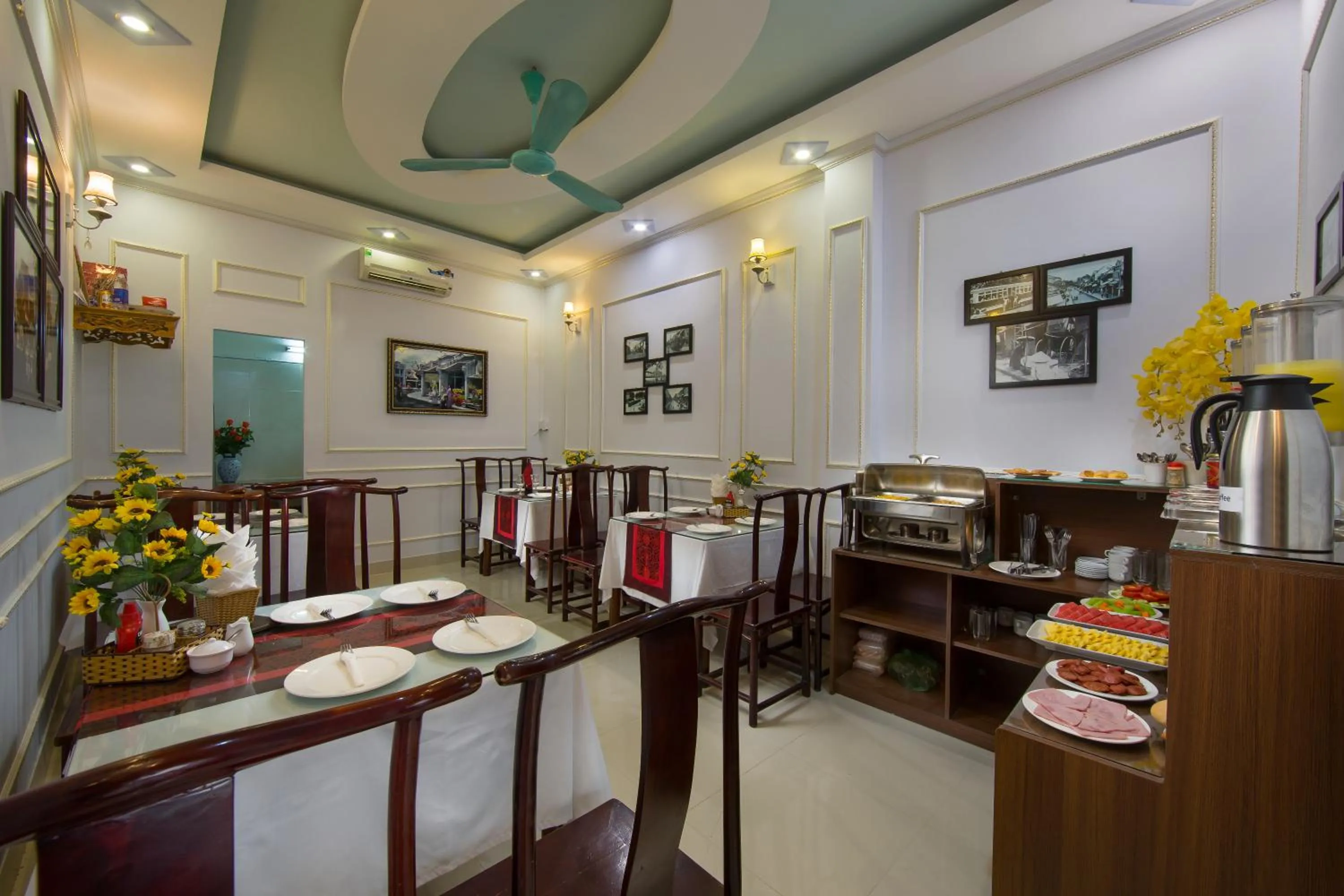 Restaurant/places to eat in Hanoi City Gate Hotel