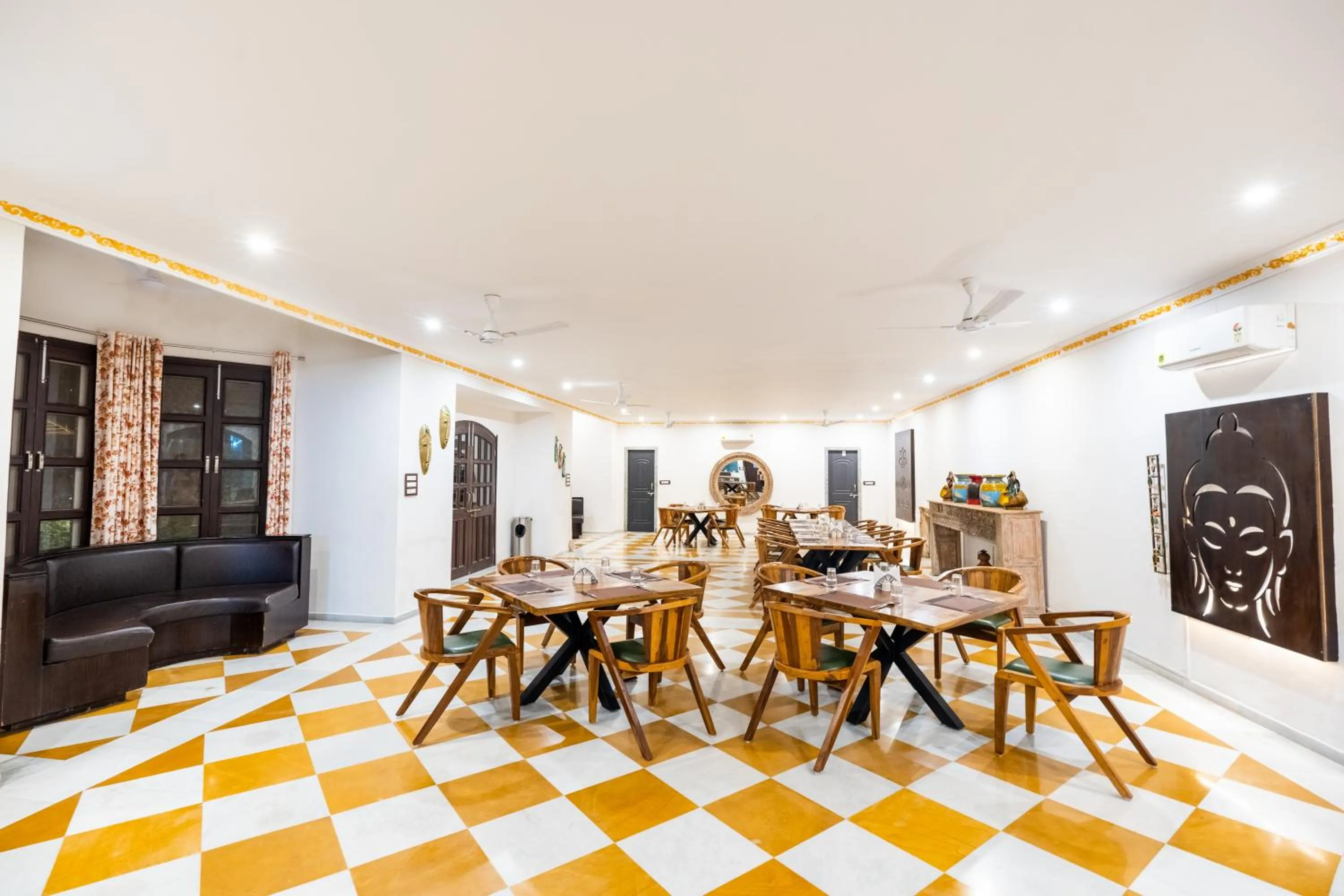 Restaurant/places to eat in Amaatra Resorts