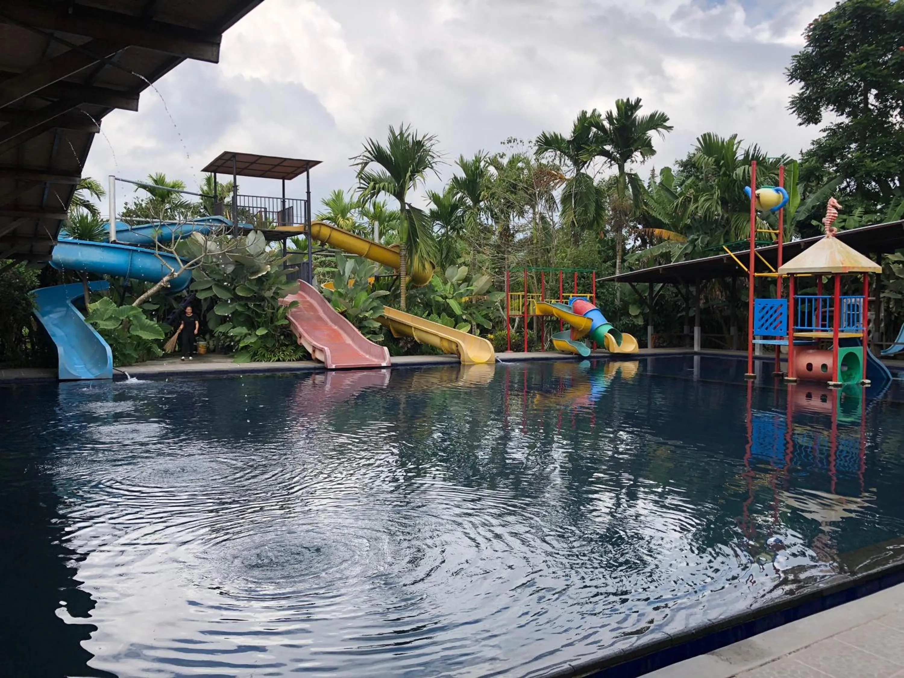 Aqua park in Lumbung Asri Cottage