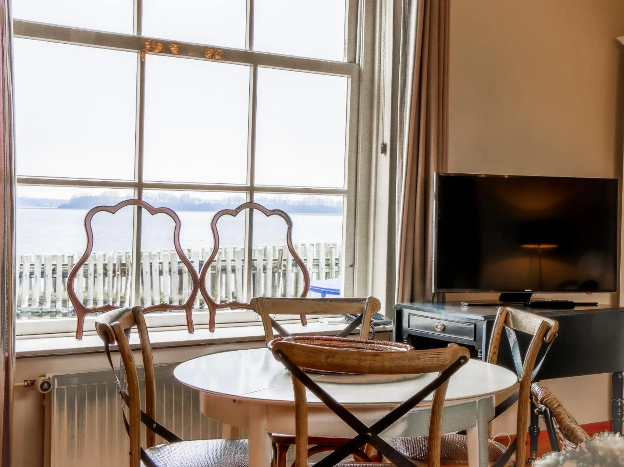 Seating area in Auberge de Campveerse Toren