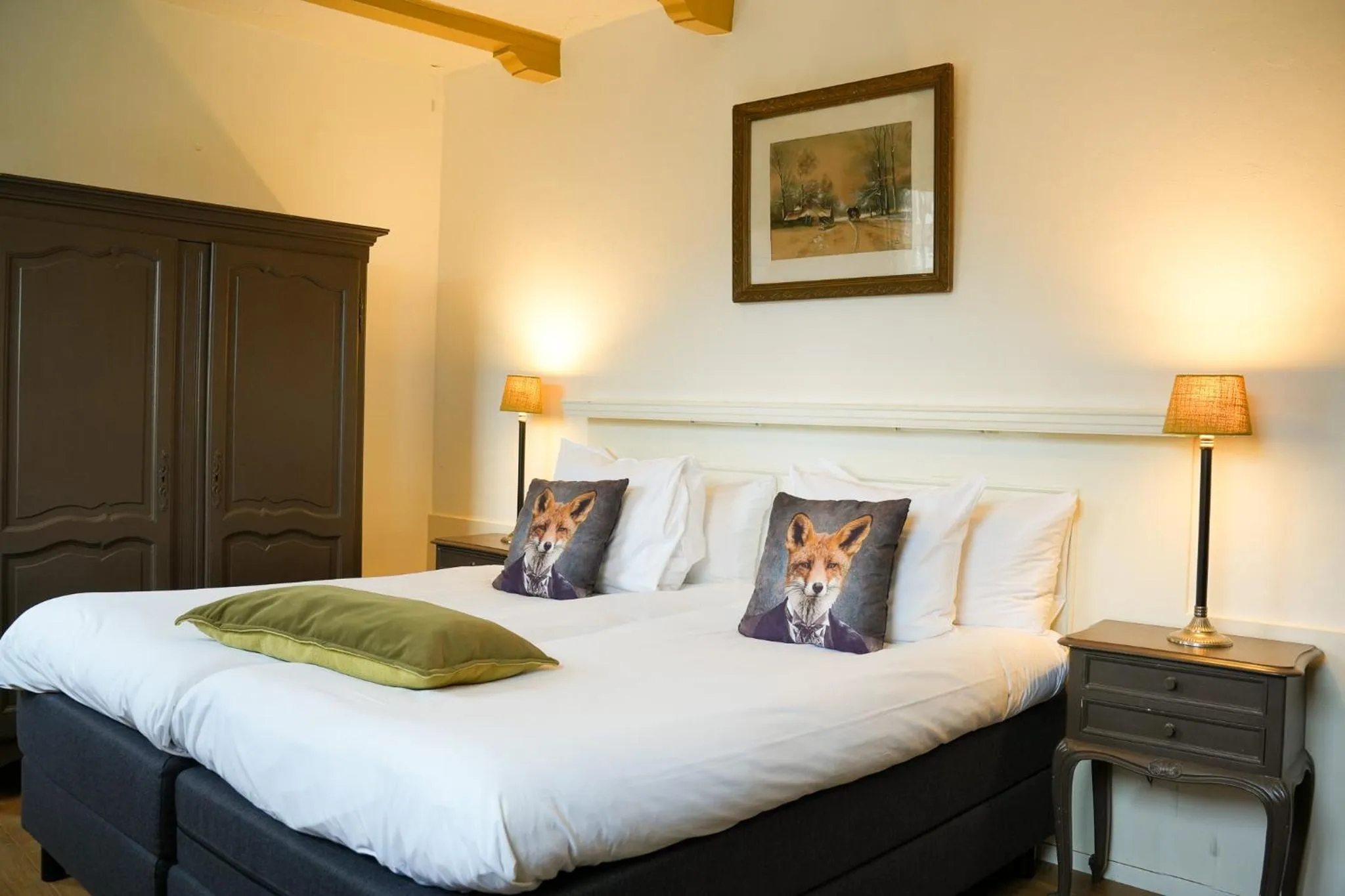 Photo of the whole room, Bed in Auberge de Campveerse Toren