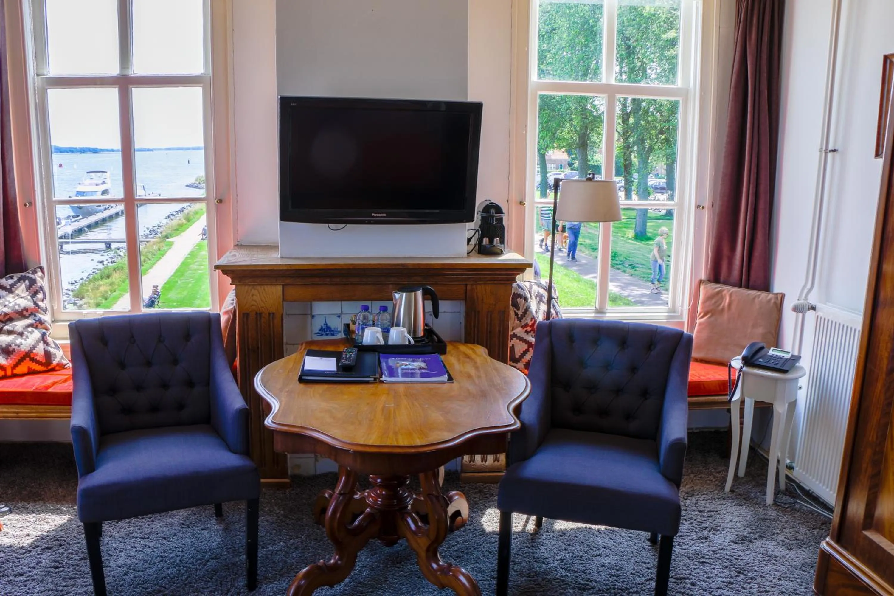 Seating area in Auberge de Campveerse Toren
