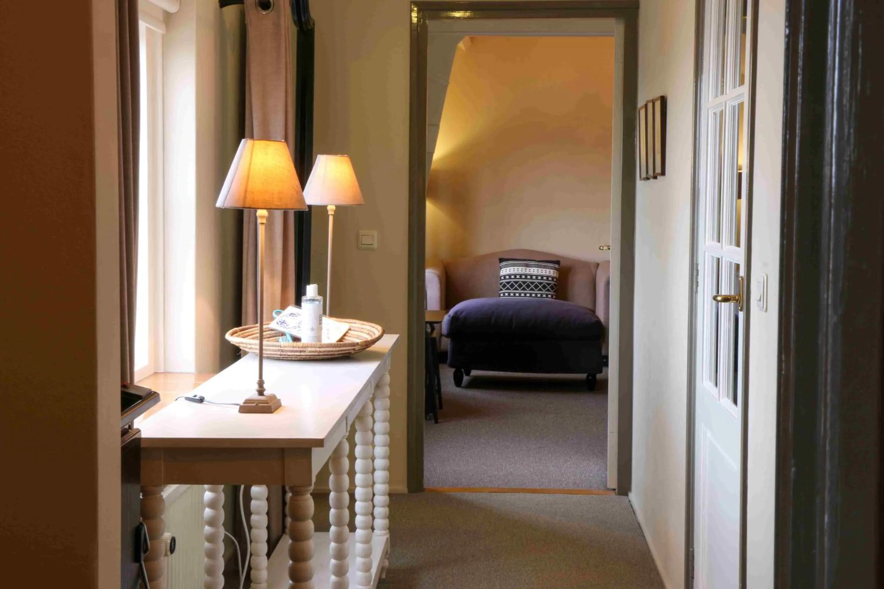 Photo of the whole room, Bed in Auberge de Campveerse Toren