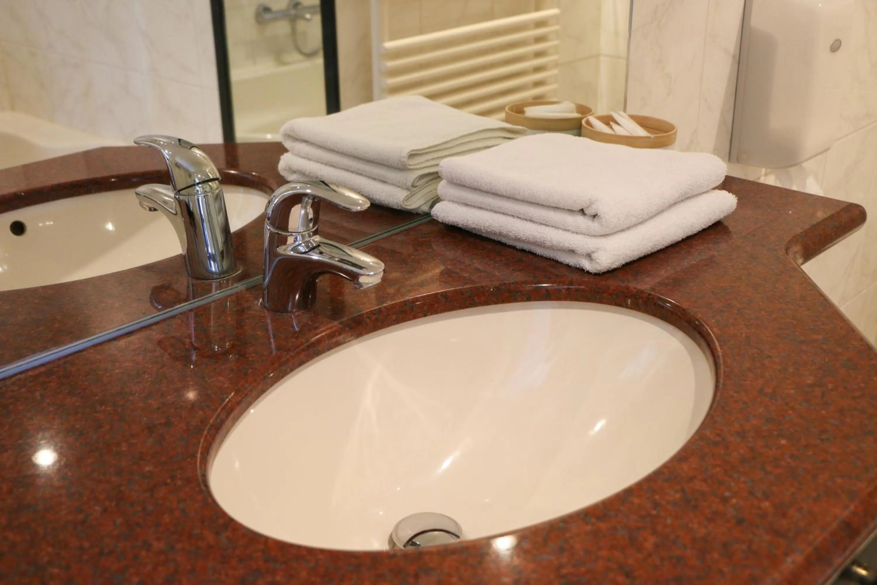 Bathroom in Auberge de Campveerse Toren