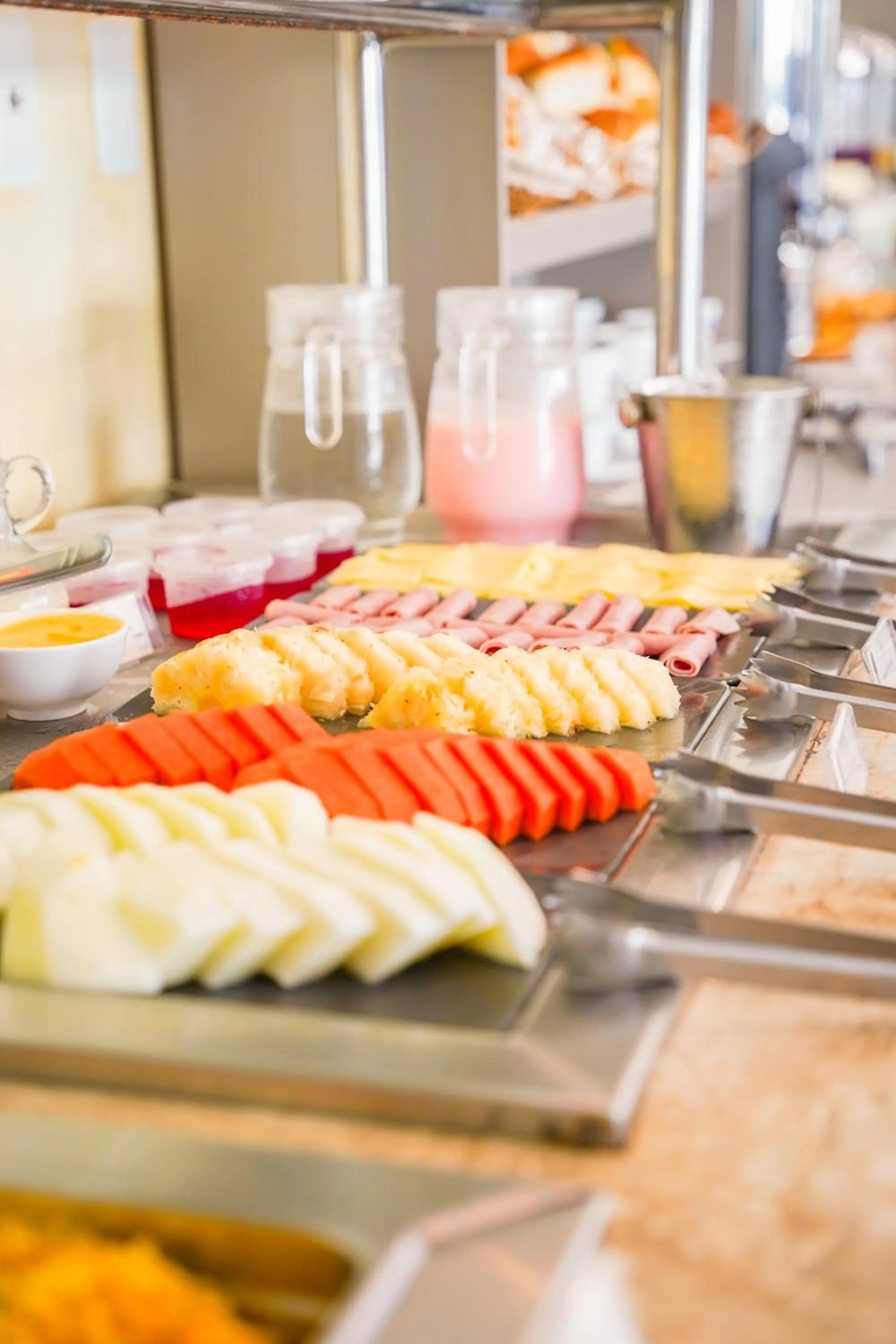 Restaurant/places to eat in EL SHADDAI HOTEL