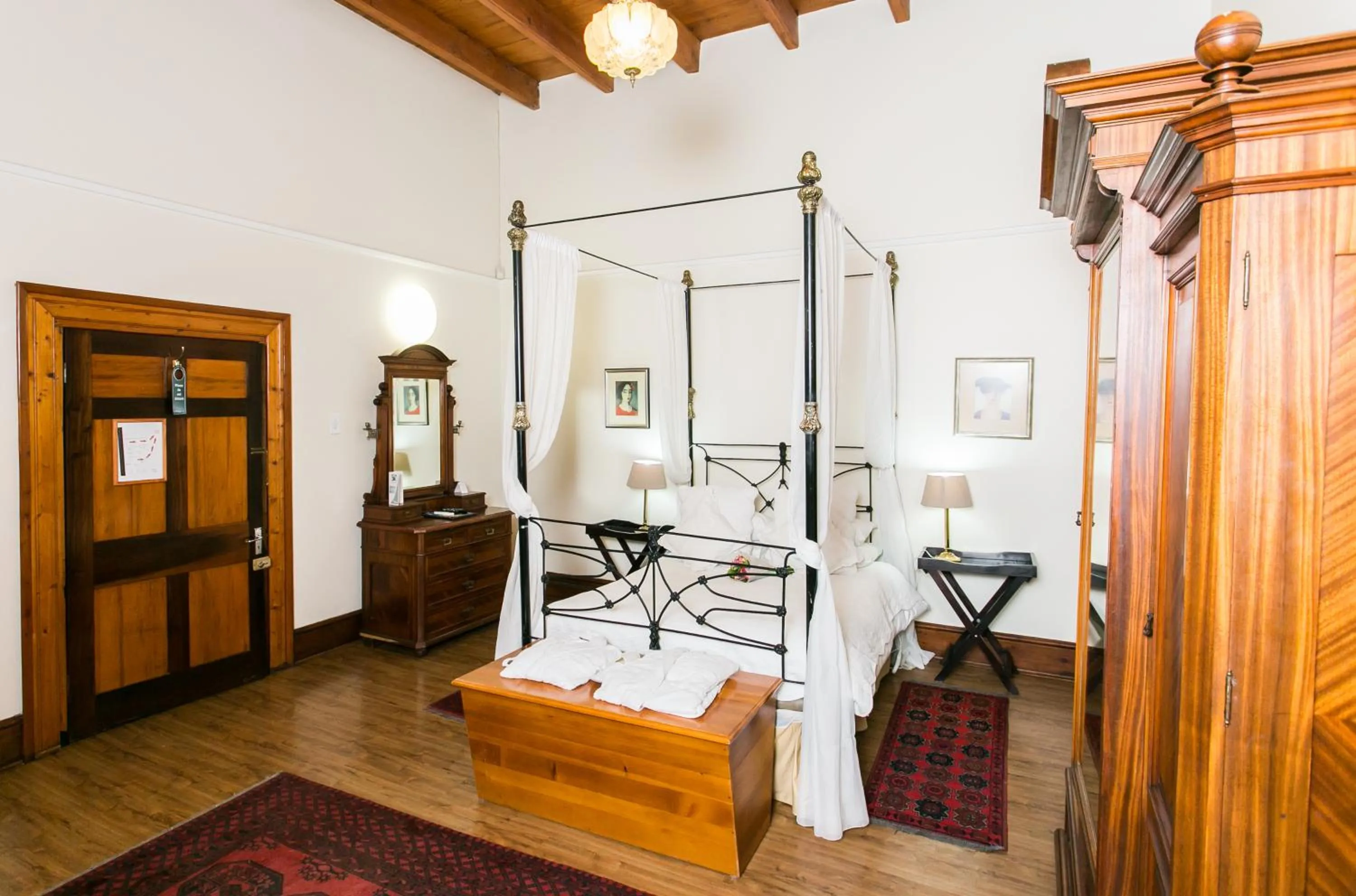 Photo of the whole room, Bed in Matoppo Inn