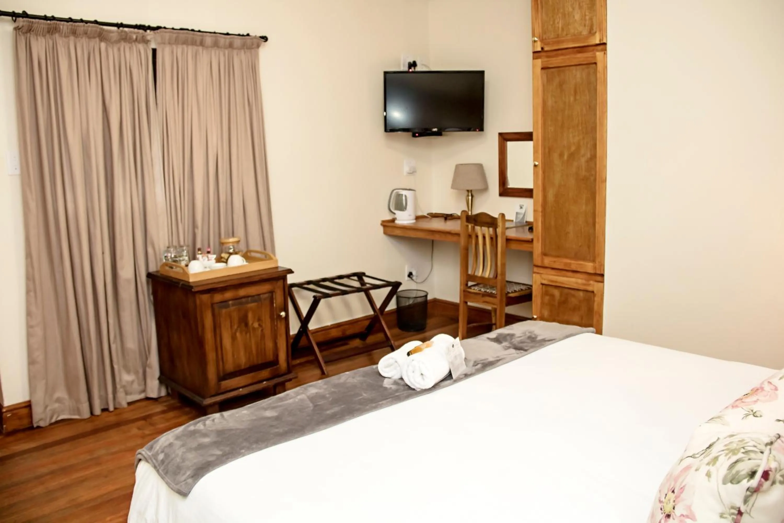 Coffee/tea facilities, Bed in Matoppo Inn