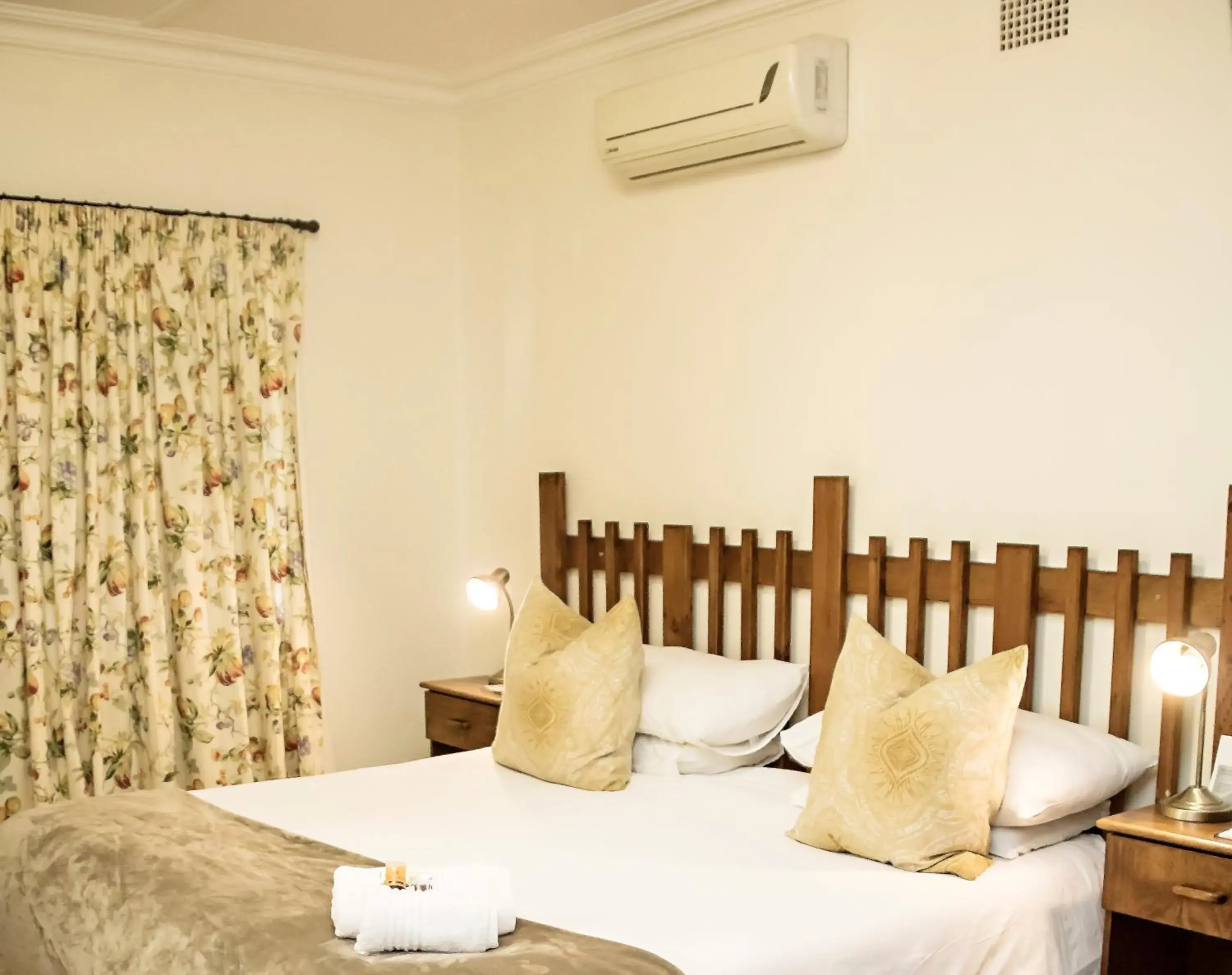 Standard Twin Room - single occupancy in Matoppo Inn Standard Twin Room - single occupancy in Matoppo Inn