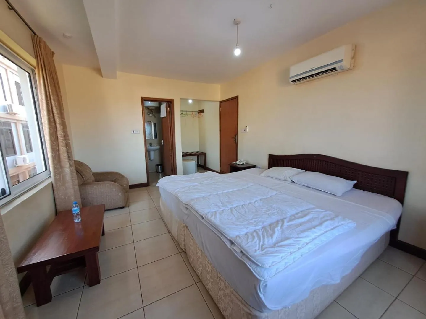 Bed in Moshi Leopard Hotel