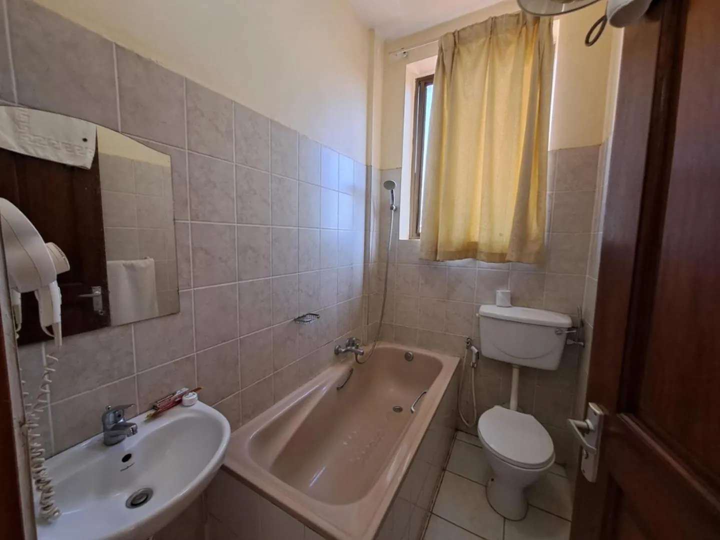 Toilet in Moshi Leopard Hotel