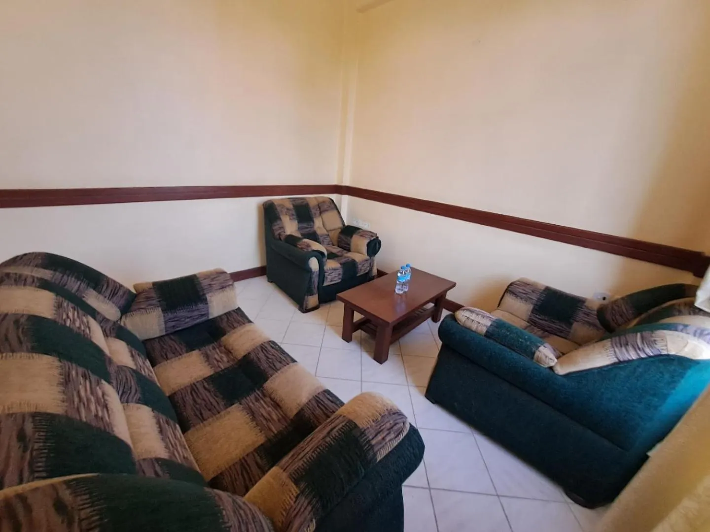 Living room, Bed in Moshi Leopard Hotel