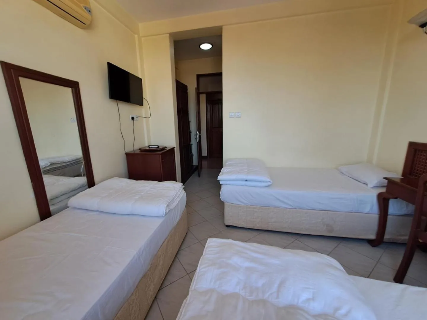 Photo of the whole room, Bed in Moshi Leopard Hotel