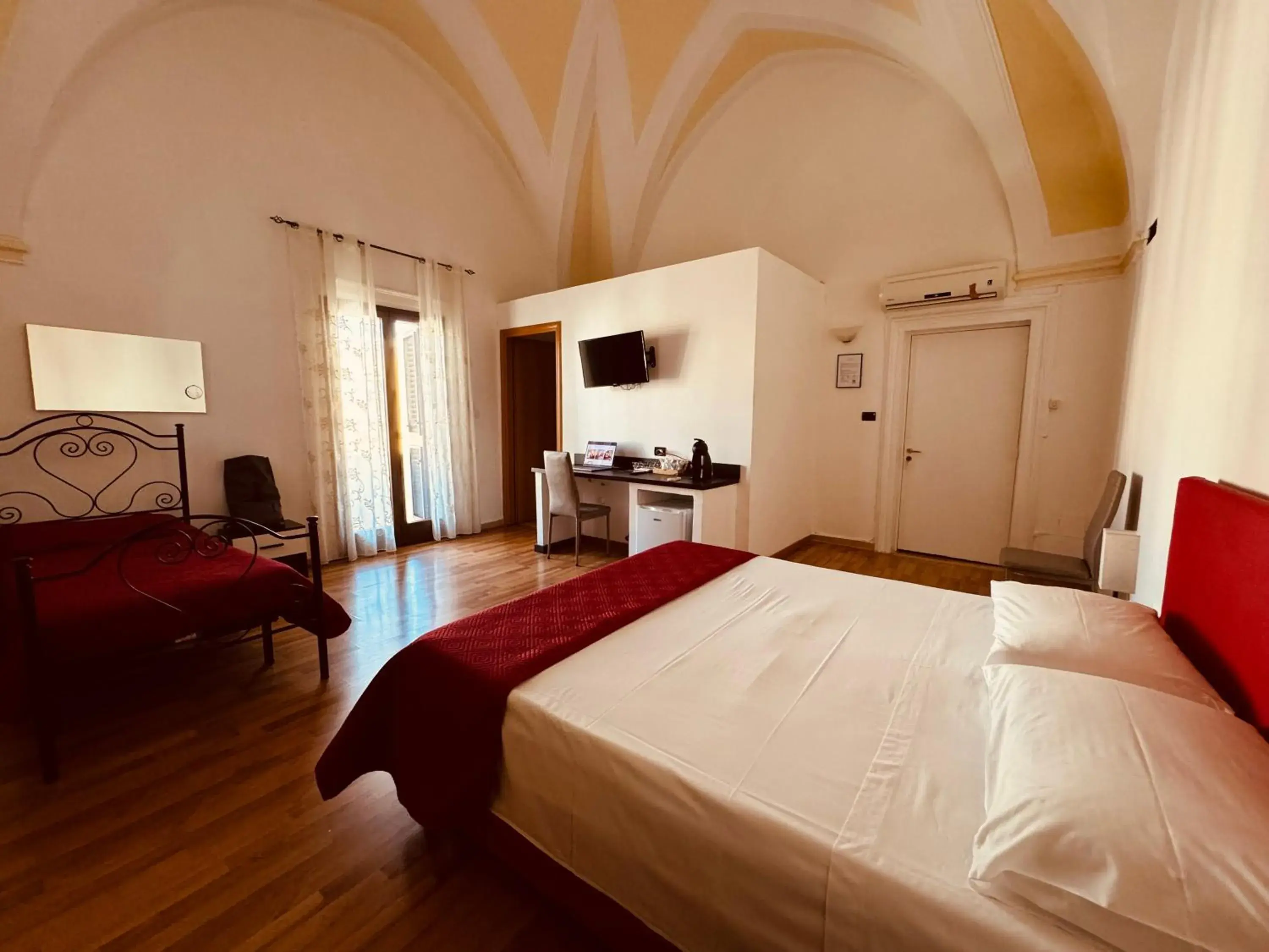 Superior Triple Room in B&B Porta Grande Superior Triple Room in B&B Porta Grande