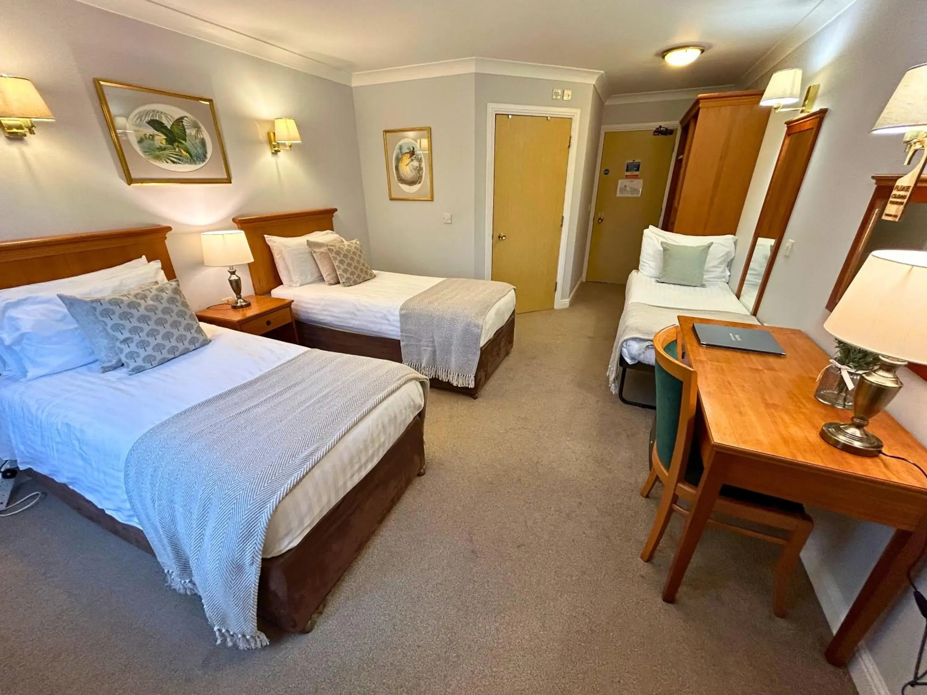 Standard Triple Room in New Forest Lodge Standard Triple Room in New Forest Lodge