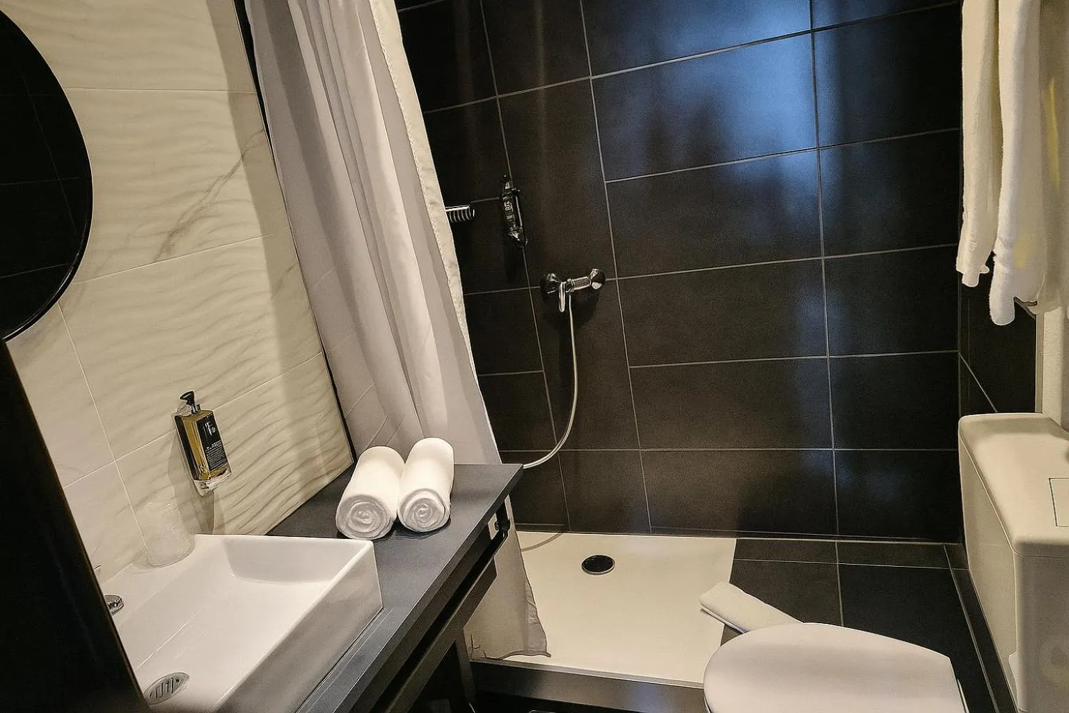 Bathroom in Hotel Parc & Lac