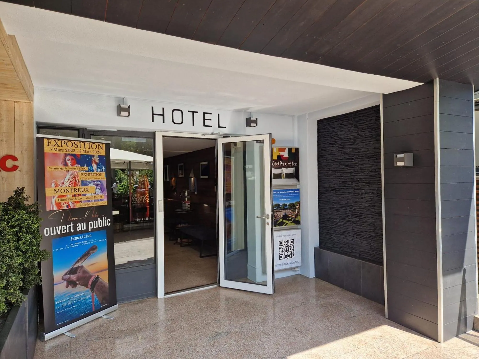 Facade/entrance in Hotel Parc & Lac