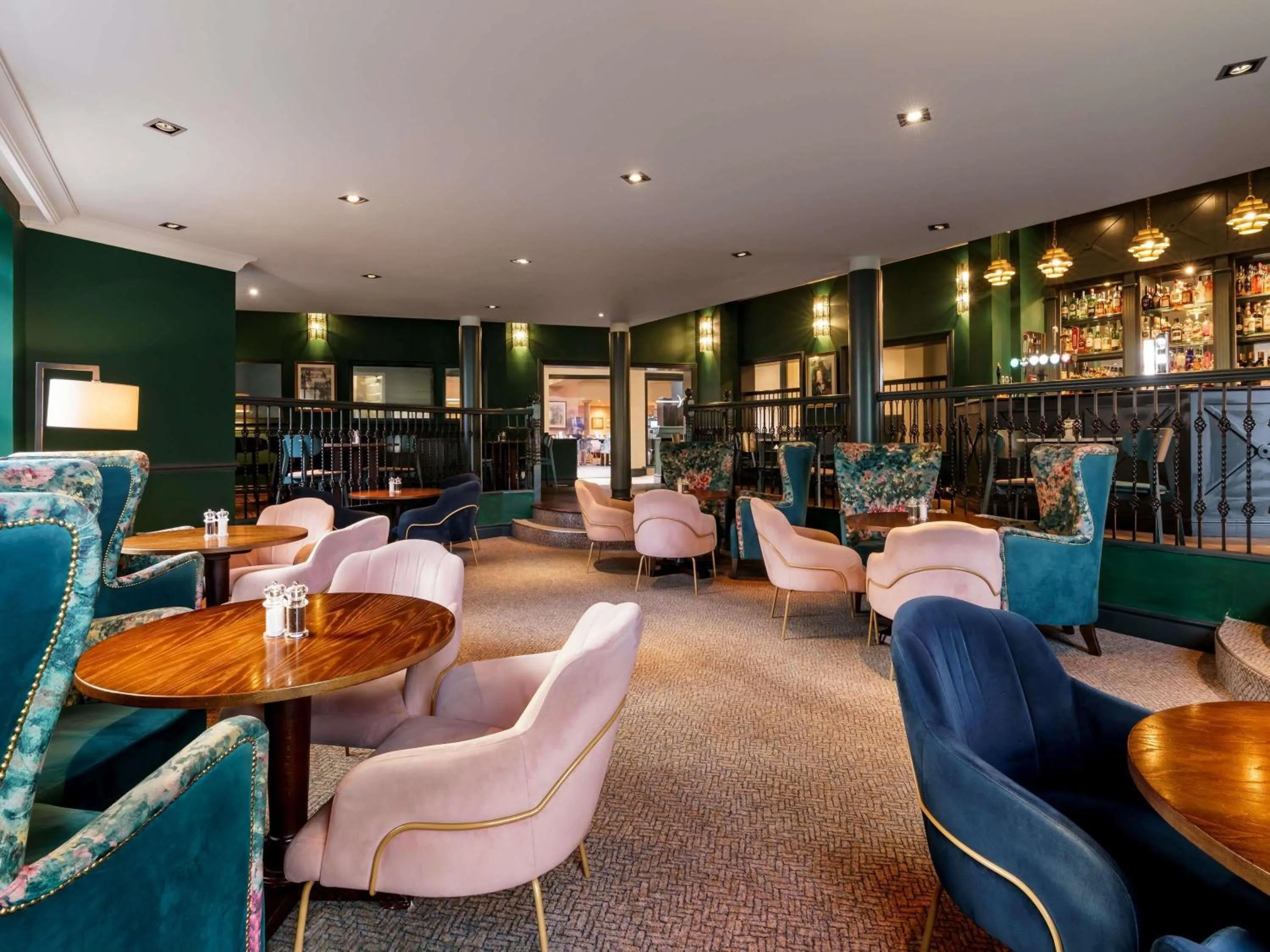 Lounge or bar in Mercure Blackburn Dunkenhalgh Hotel & Spa