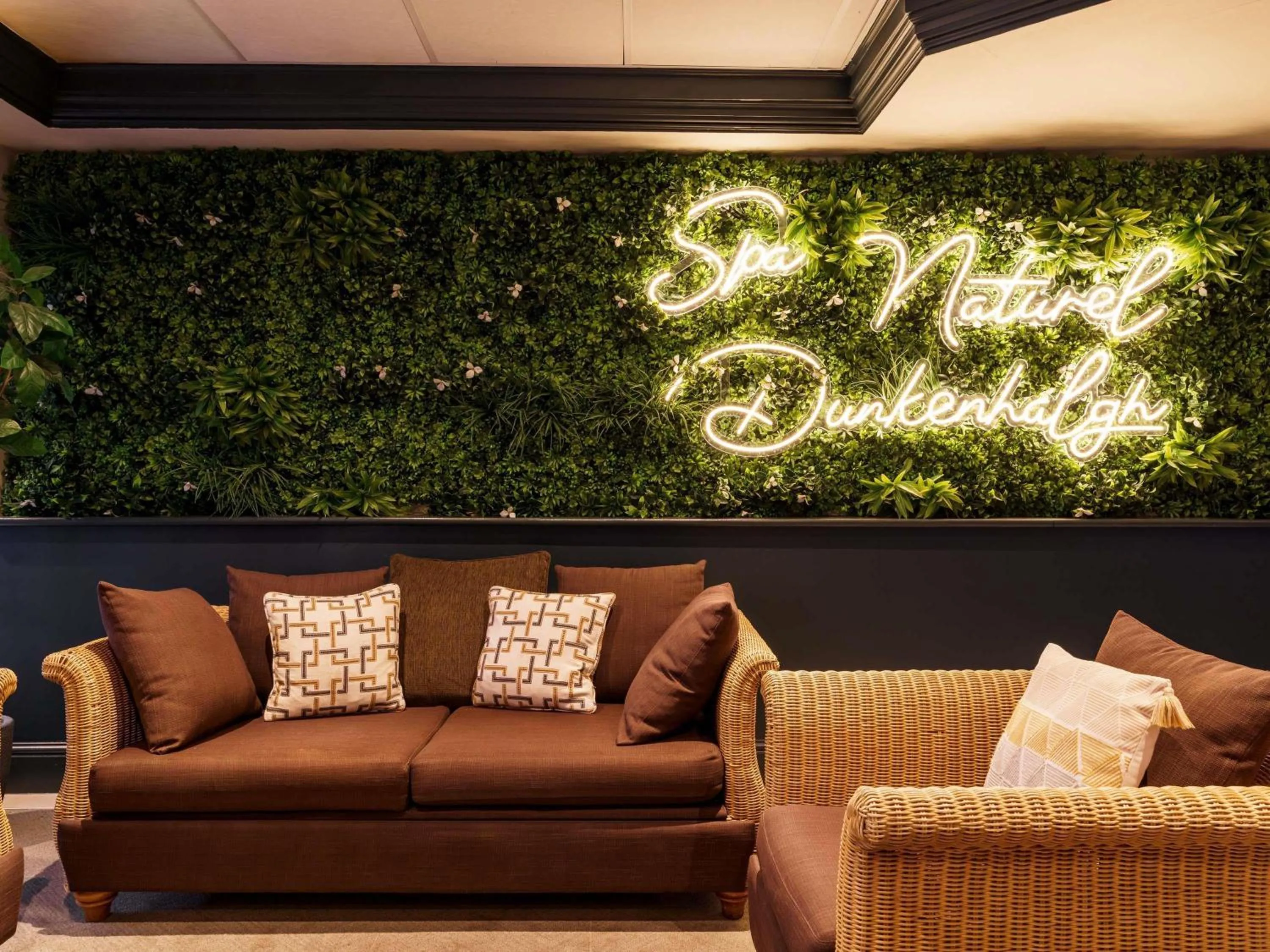 Lounge or bar in Mercure Blackburn Dunkenhalgh Hotel & Spa