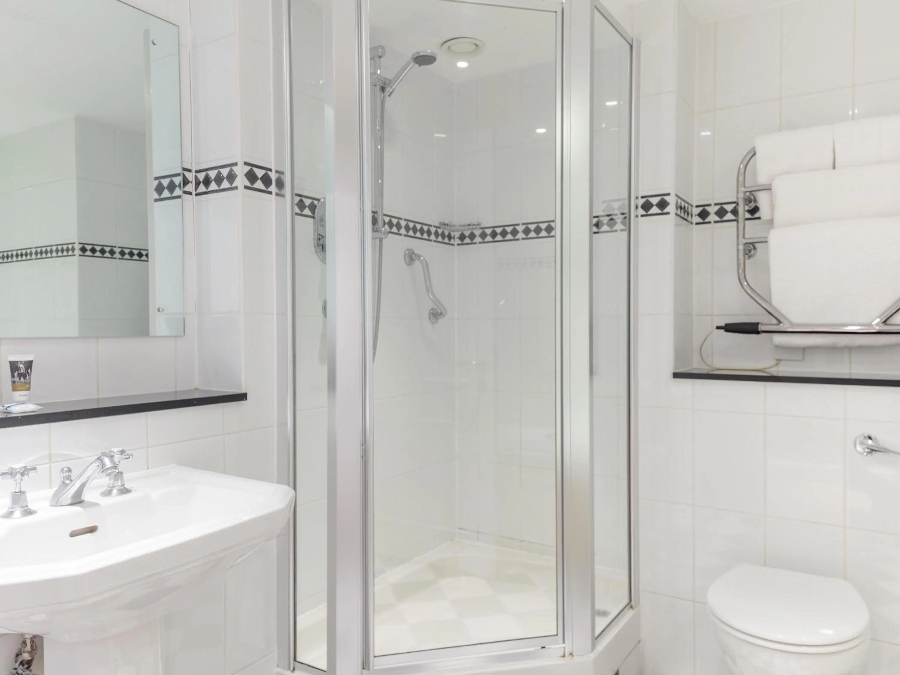 Bedroom in Mercure Blackburn Dunkenhalgh Hotel & Spa