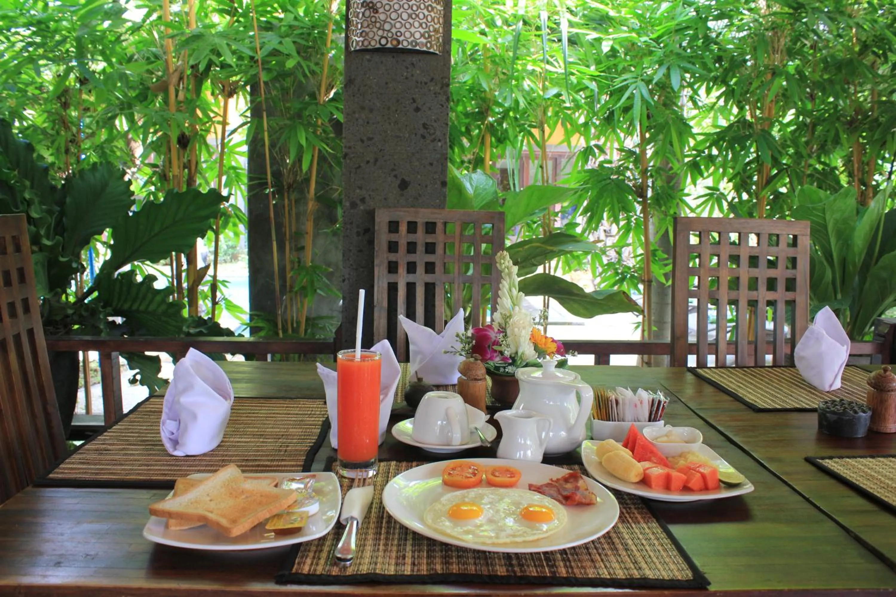 Breakfast in Alami Resort, Restaurant and Dive Center