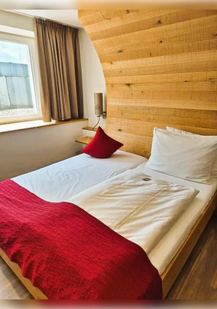 Photo of the whole room, Bed in Hotel zur Malzmühle