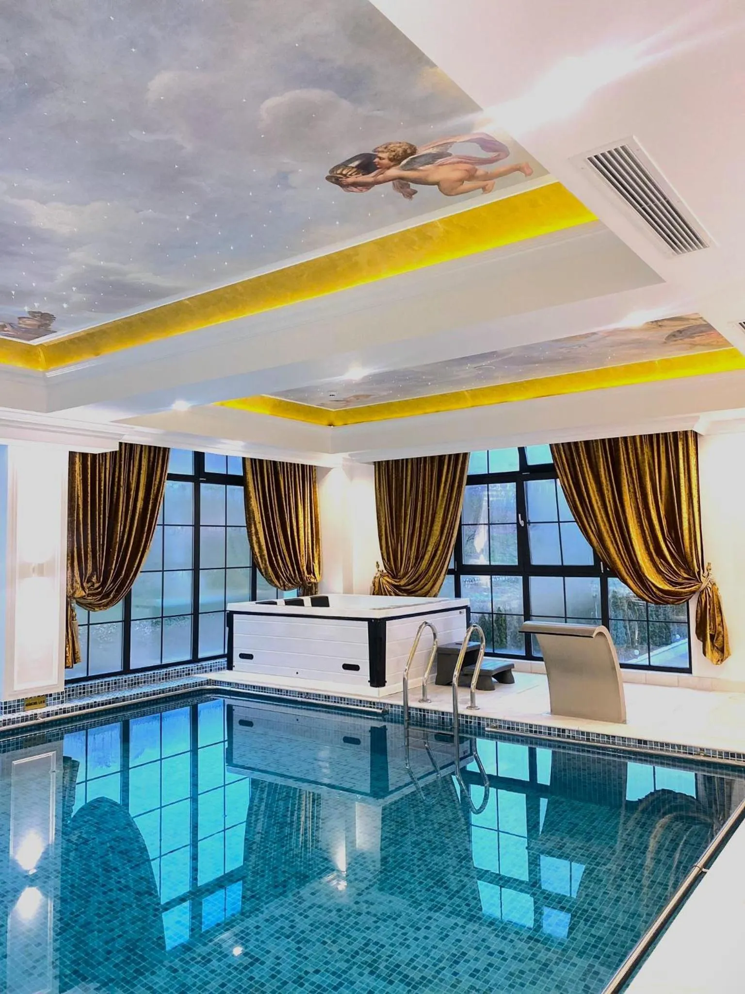 Swimming pool in Hotel NOBLESSE Boutique&Spa