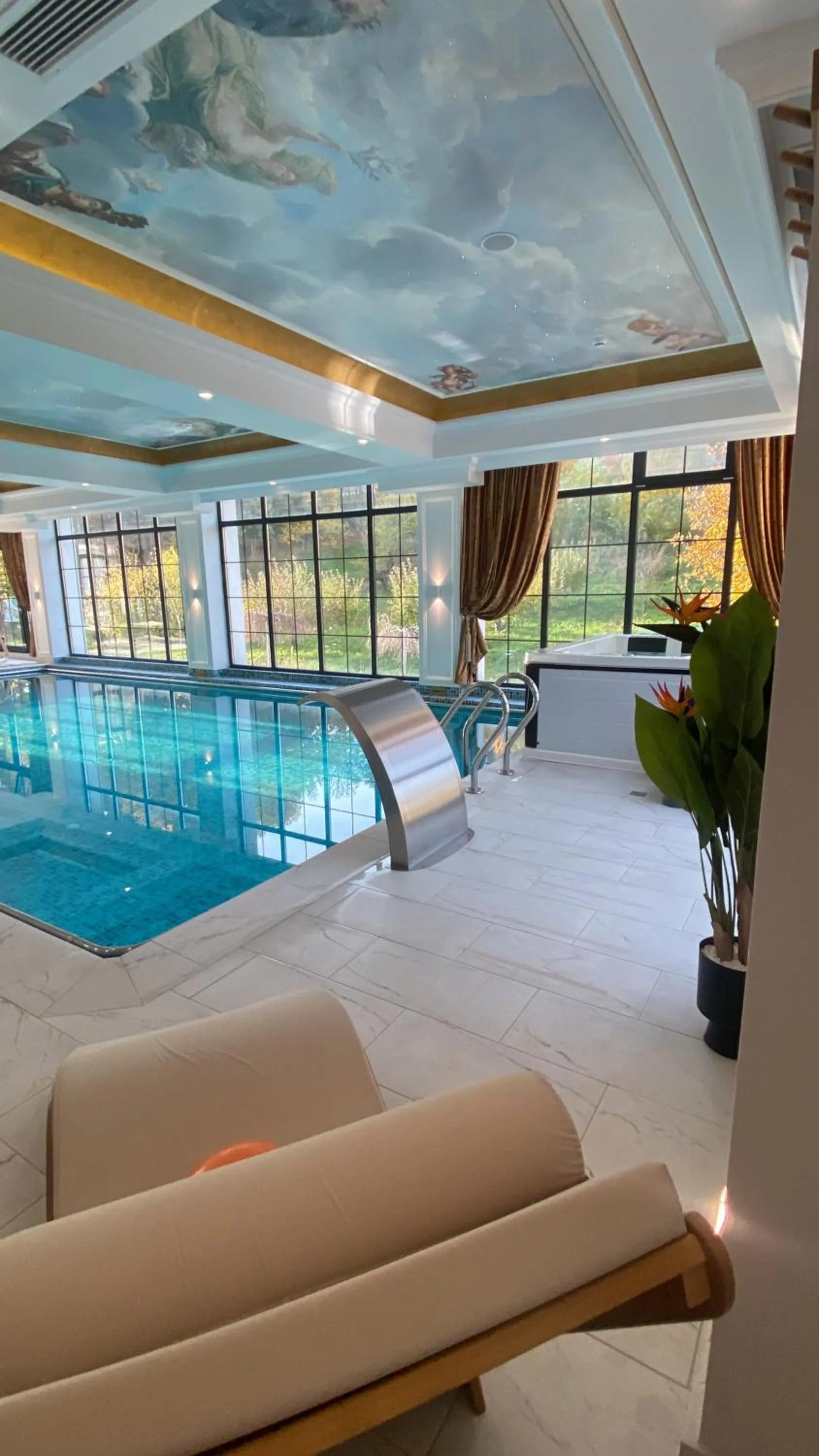 Swimming pool in Hotel NOBLESSE Boutique&Spa