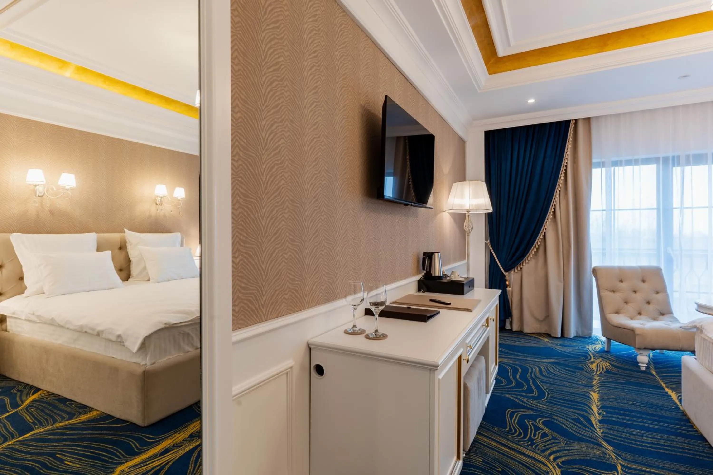 Bed in Hotel NOBLESSE Boutique&Spa