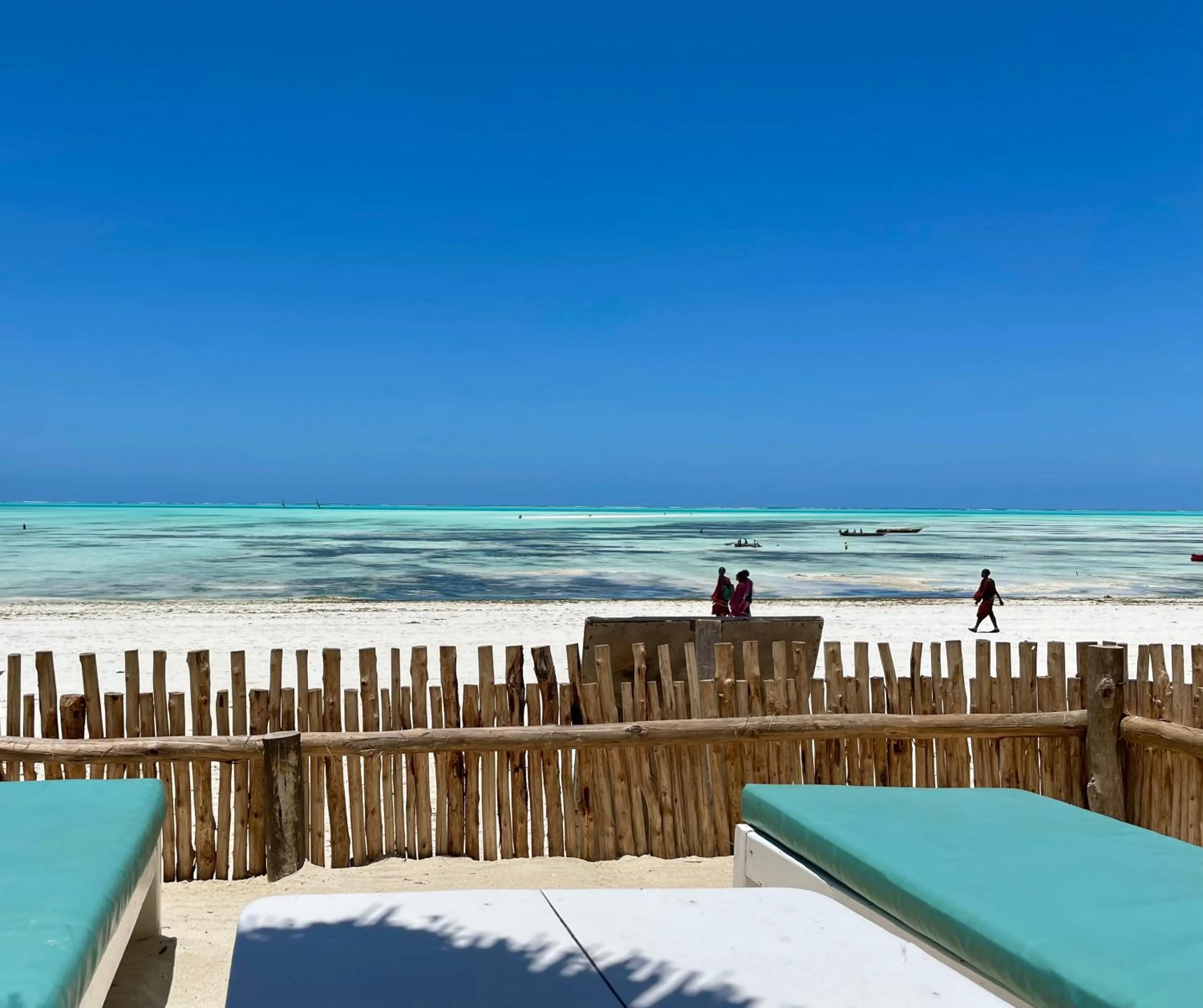 Beach in Blue Reef Sport & Fishing Lodge and Bungalows