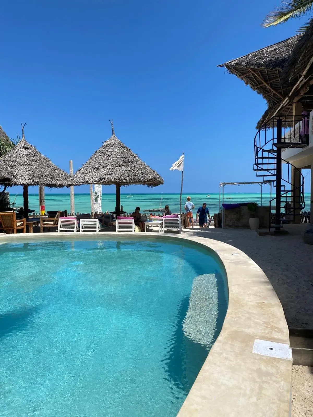 Swimming pool in Blue Reef Sport & Fishing Lodge and Bungalows