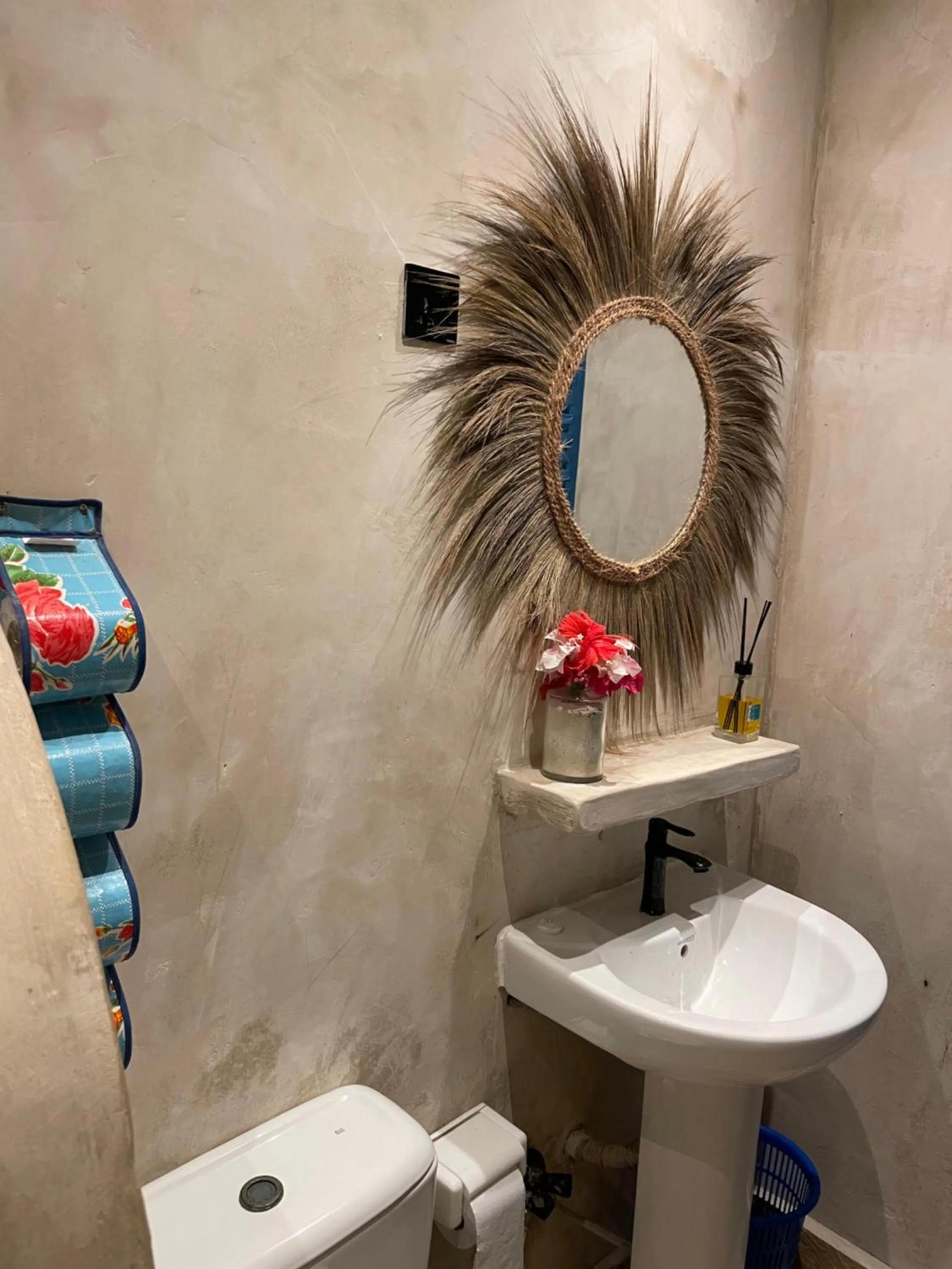 Bathroom in Blue Reef Sport & Fishing Lodge and Bungalows