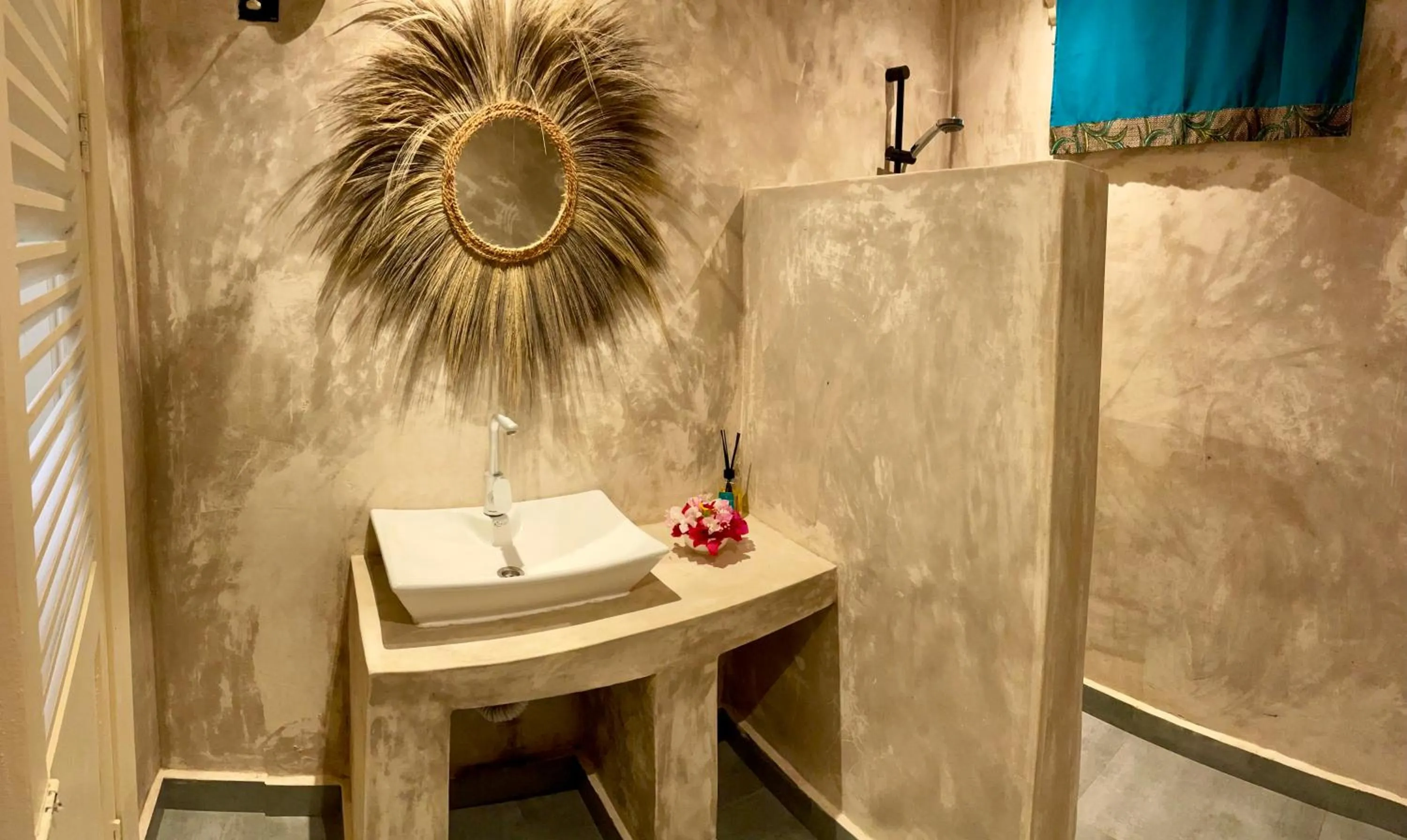 Bathroom in Blue Reef Sport & Fishing Lodge and Bungalows