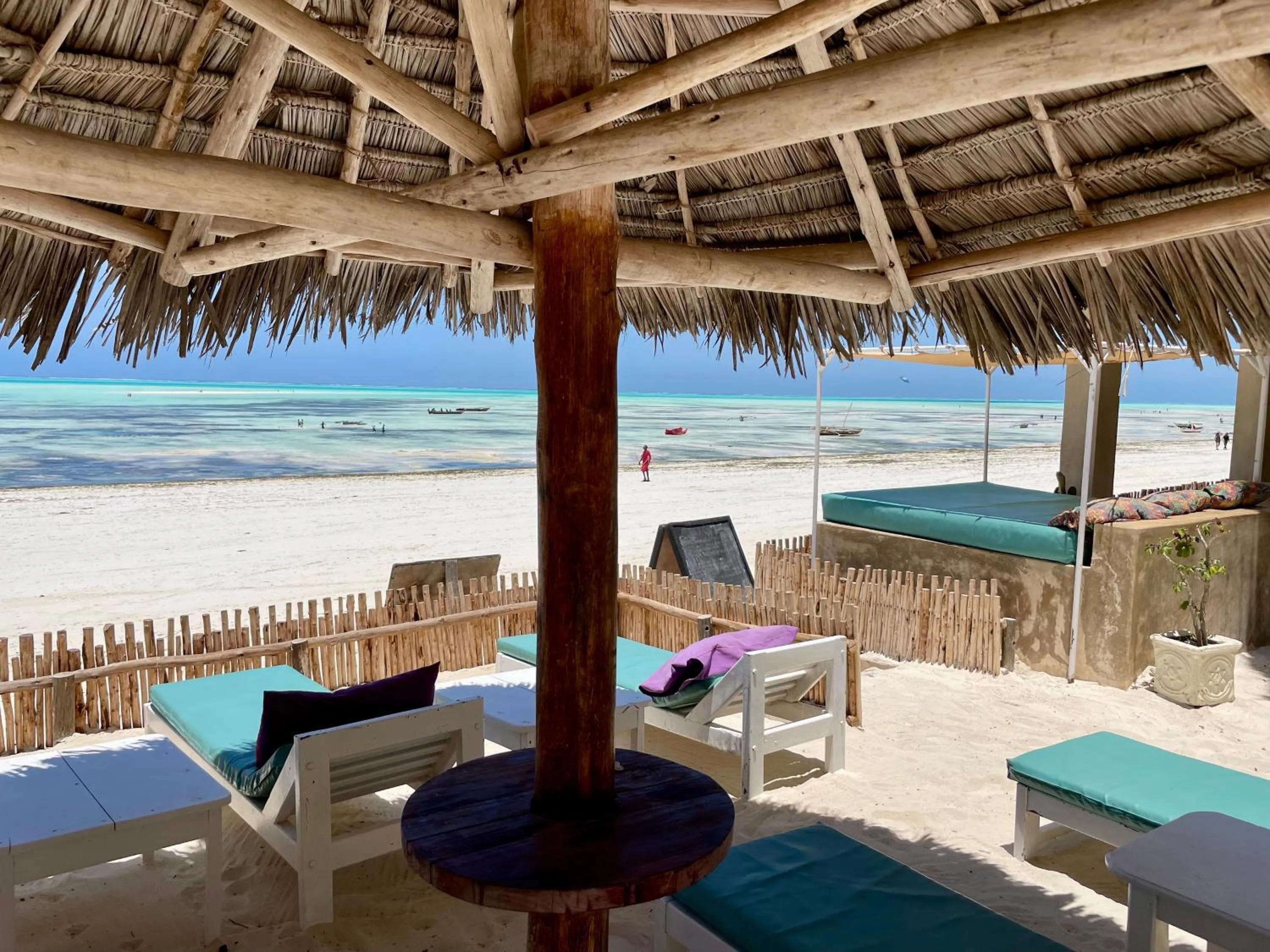 Beach in Blue Reef Sport & Fishing Lodge and Bungalows